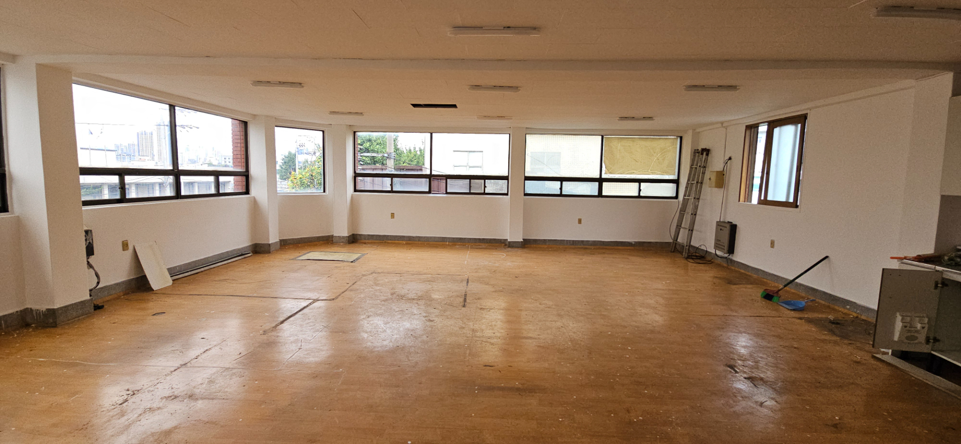 부산광역시 연제구 거제동 사무실 썸네일 6