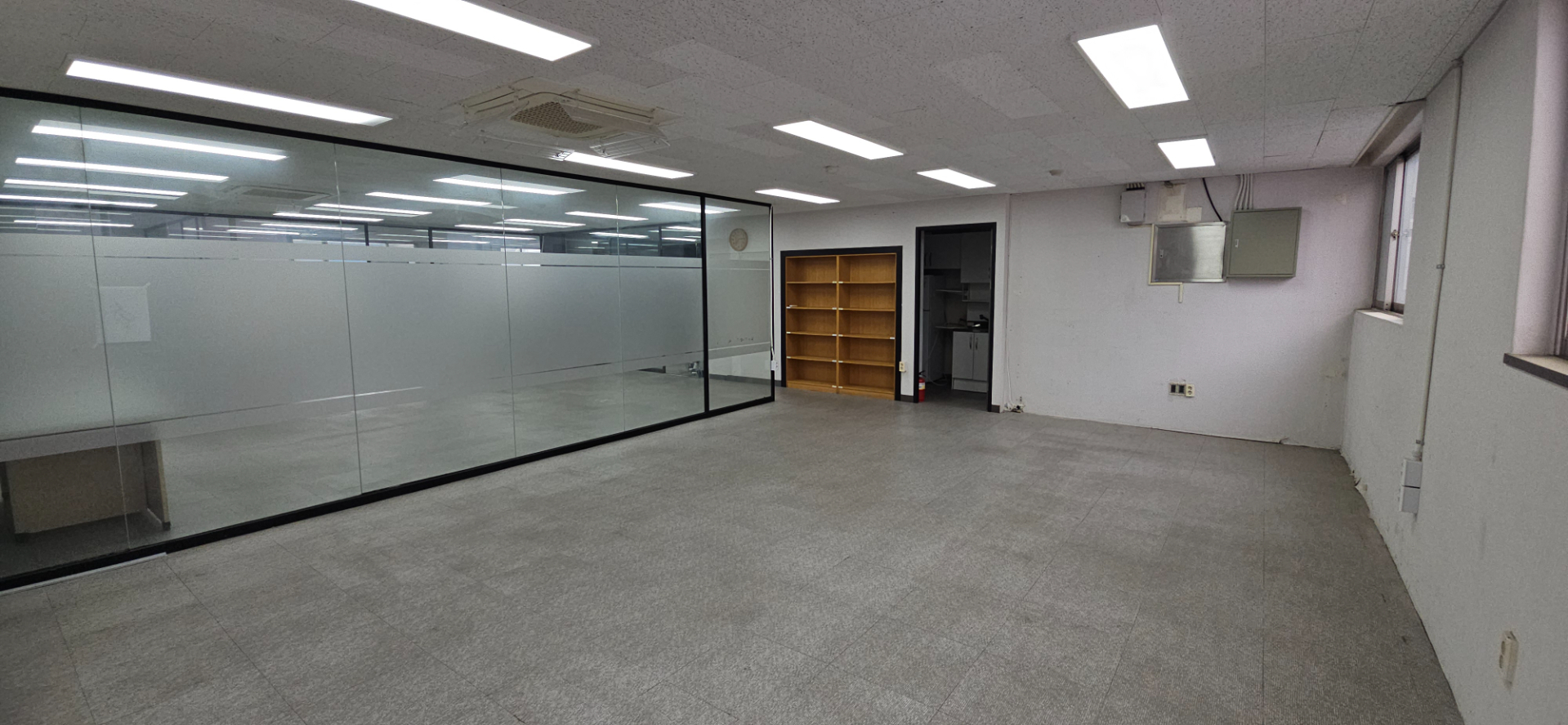 부산광역시 동래구 사직동 사무실 - 1