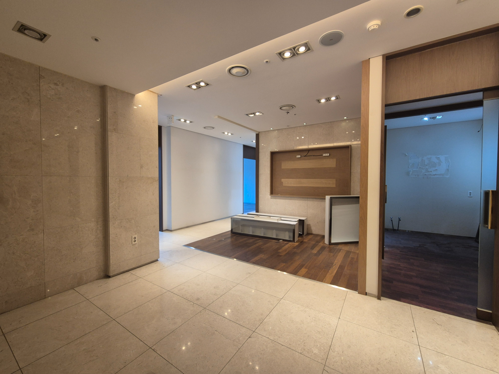 부산광역시 부산진구 부전동 상가 - 1