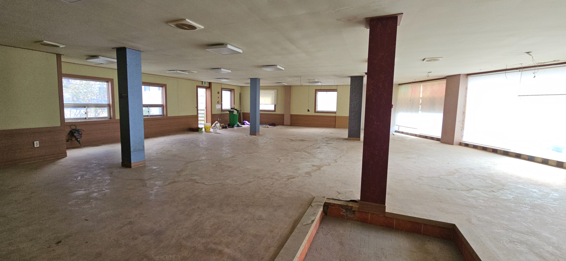 부산광역시 동래구 수안동 사무실 - 1