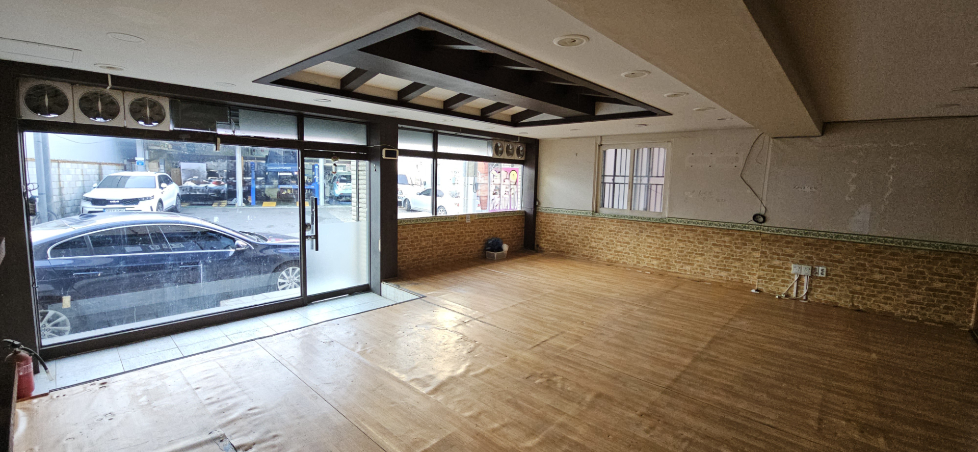 부산광역시 연제구 거제동 상가 썸네일 2