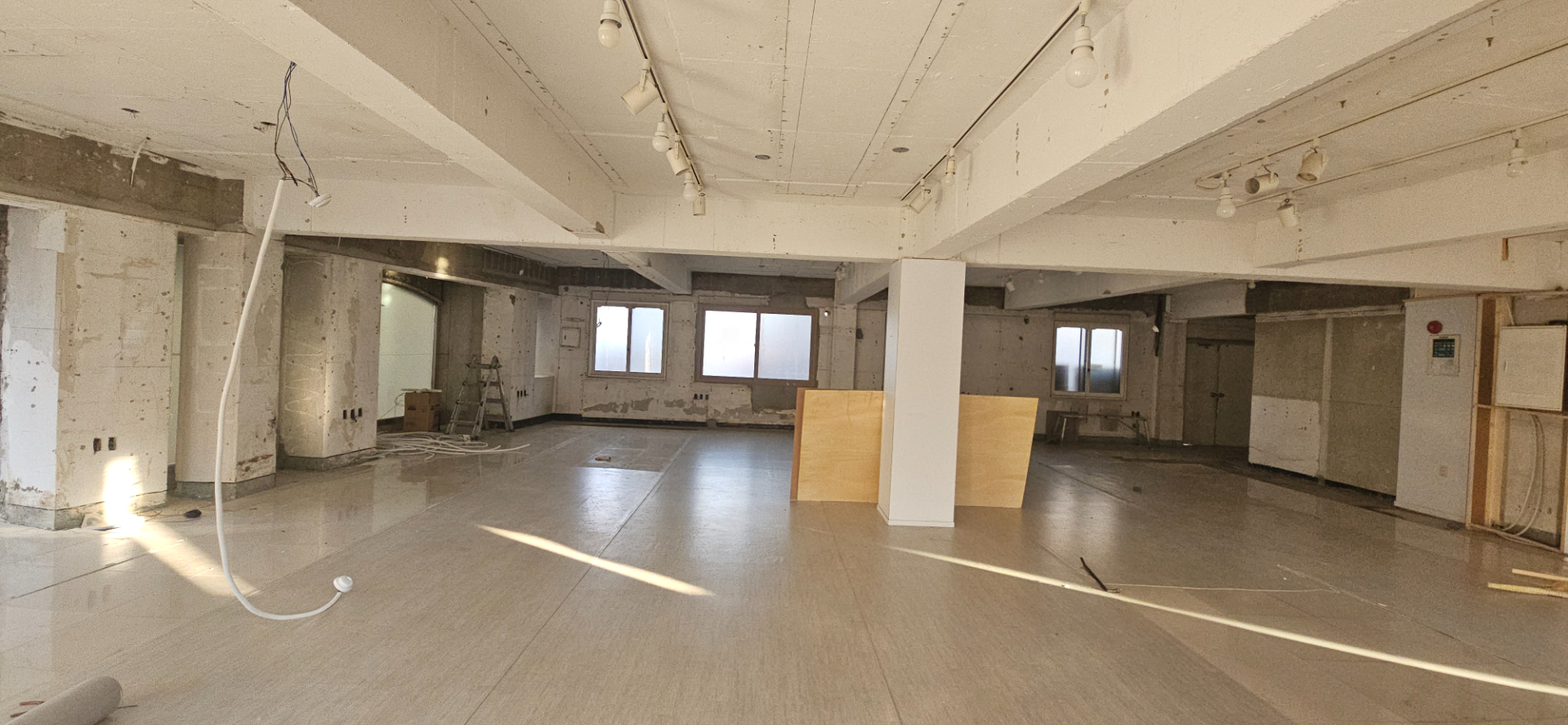 부산광역시 연제구 거제동 상가 썸네일 2