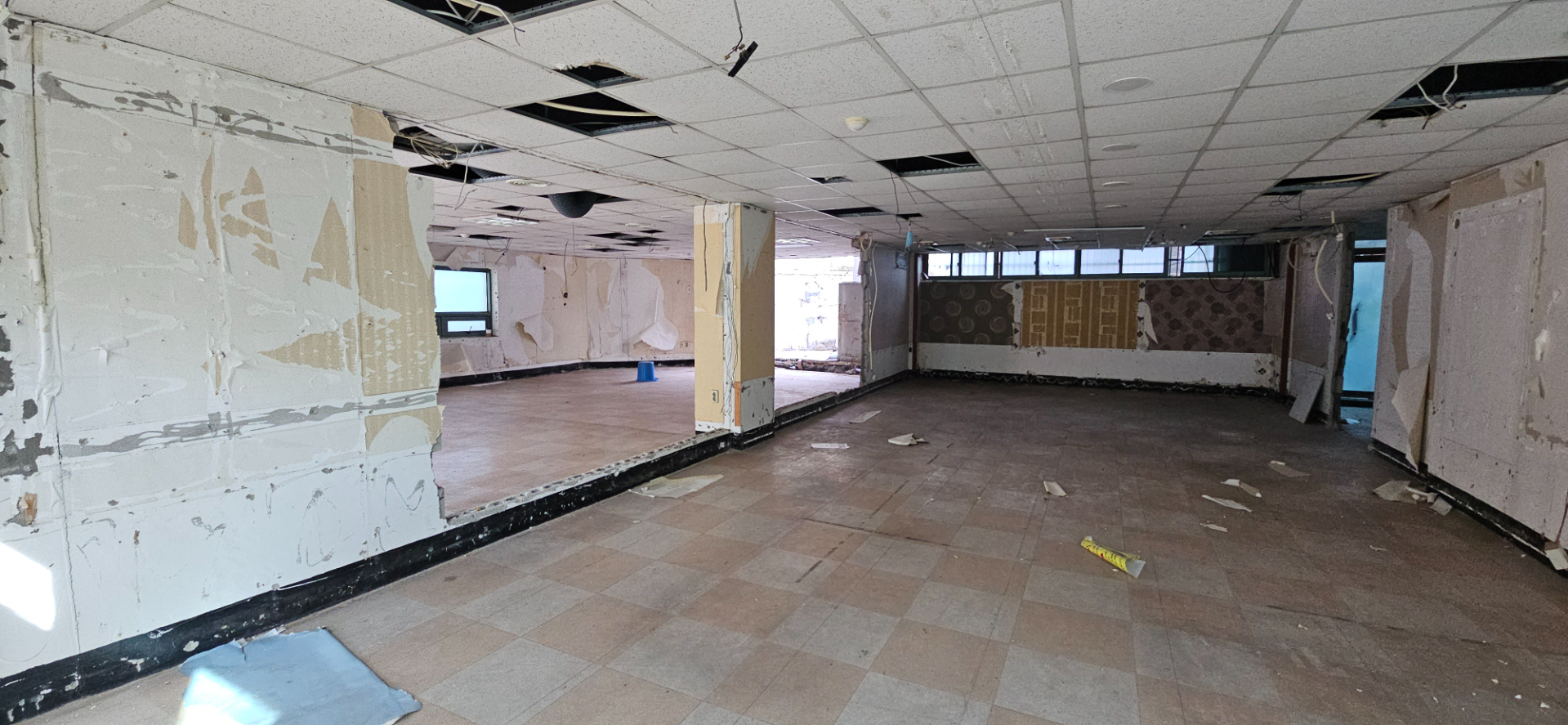 부산광역시 연제구 거제동 상가 - 1