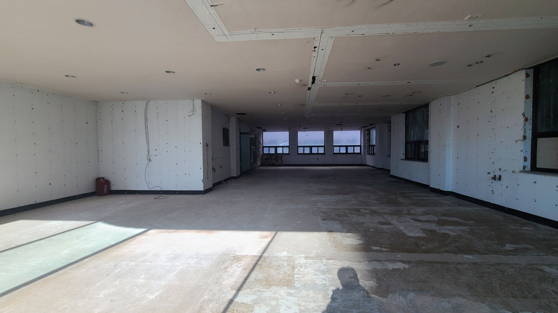 부산광역시 중구 광복동1가 상가 썸네일 2