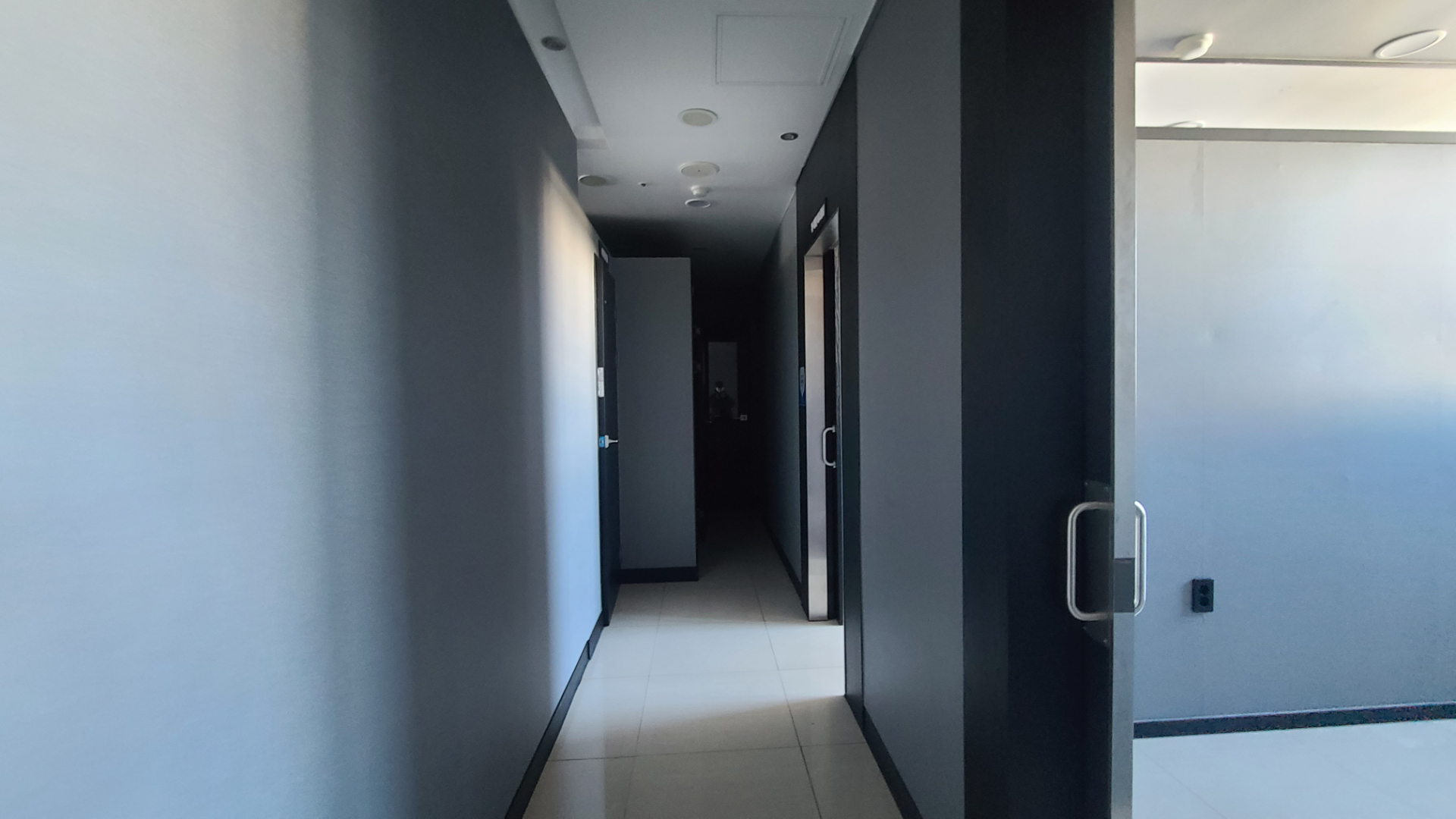 부산광역시 중구 광복동1가 상가 썸네일 6