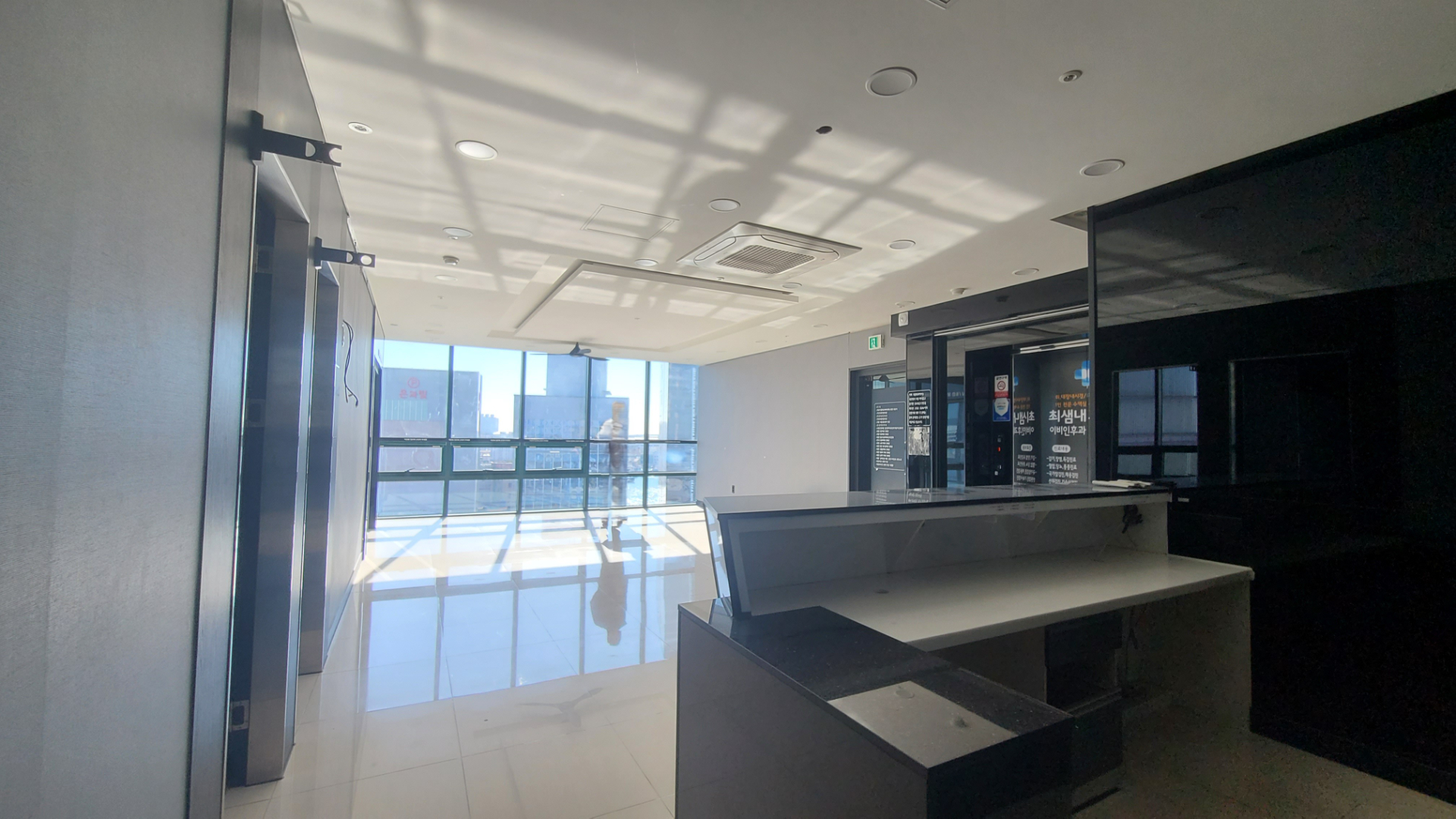 부산광역시 중구 광복동1가 상가 - 1