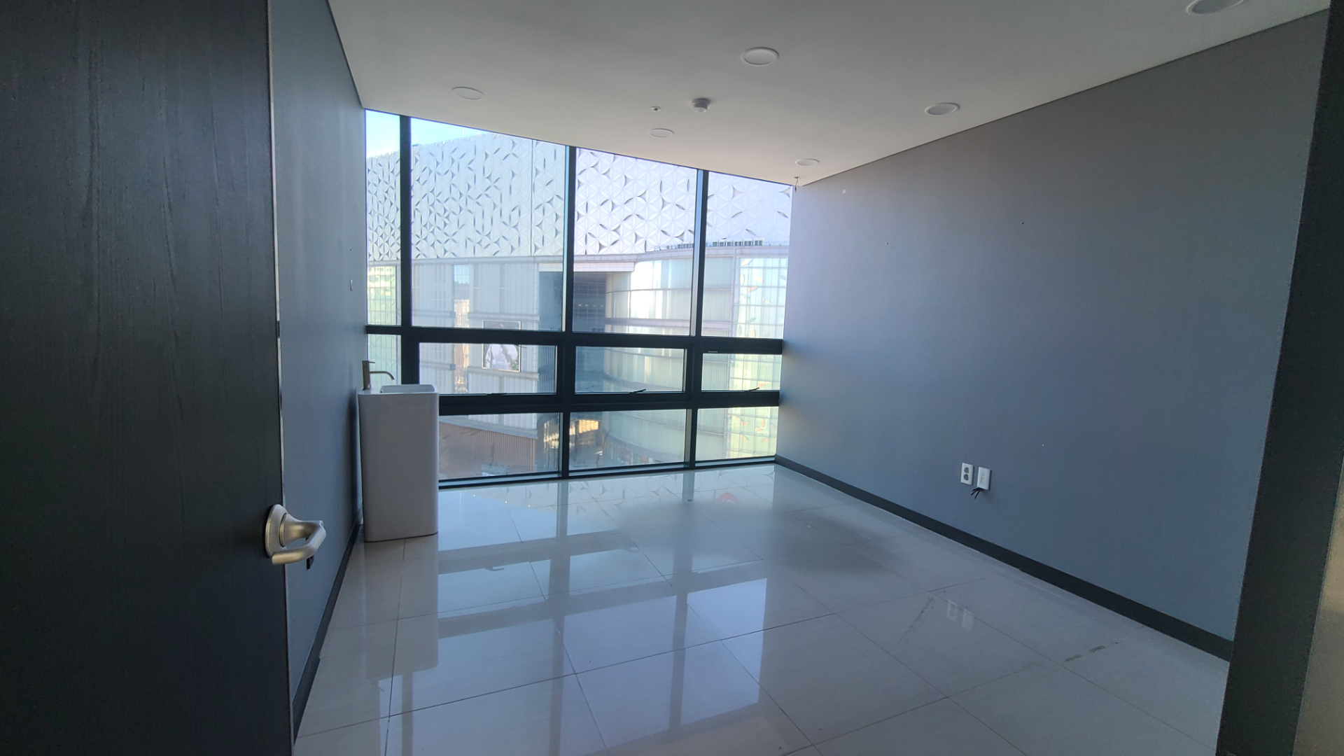 부산광역시 중구 광복동1가 상가 썸네일 4