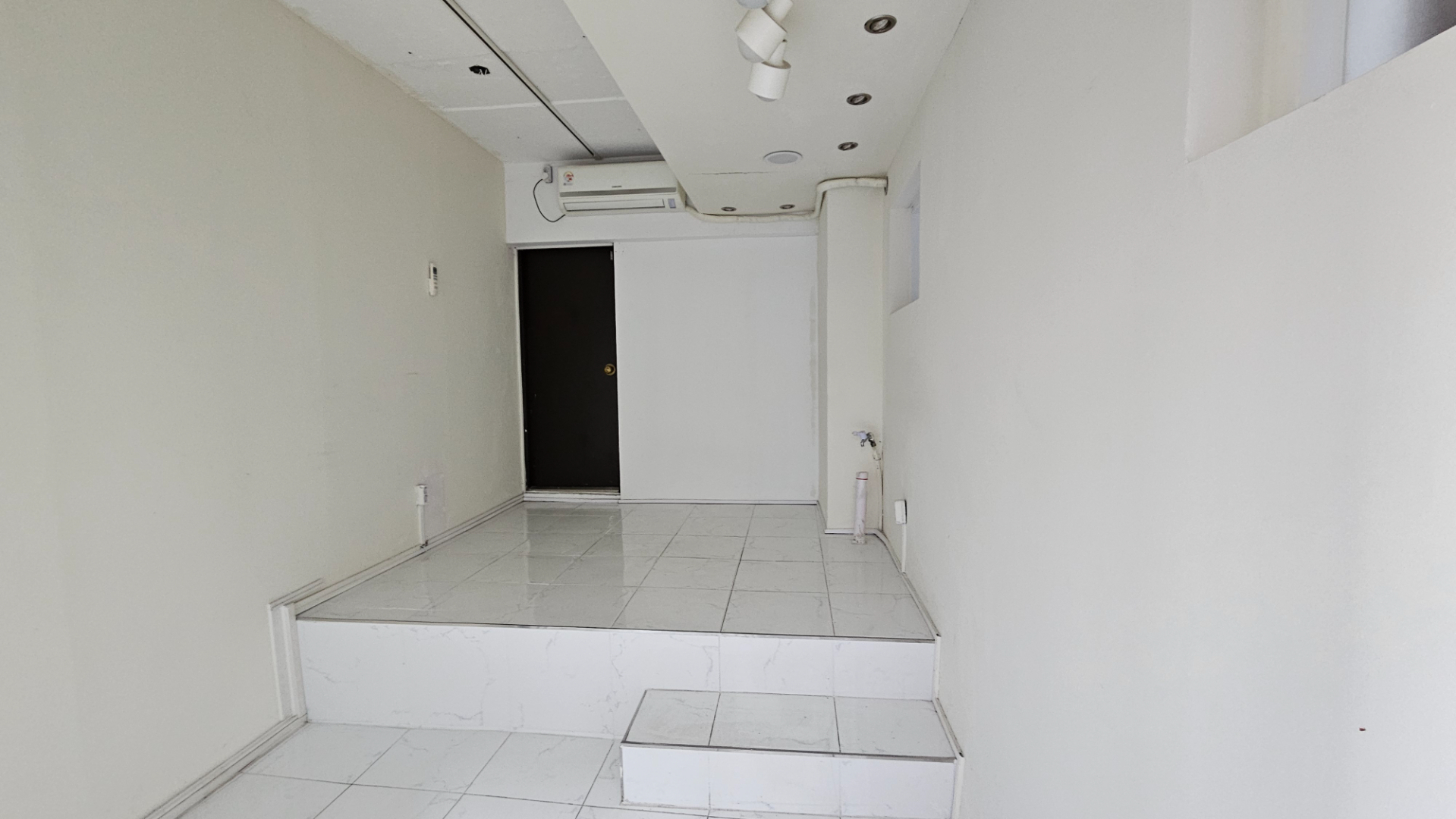 부산광역시 부산진구 전포동 상가 - 1