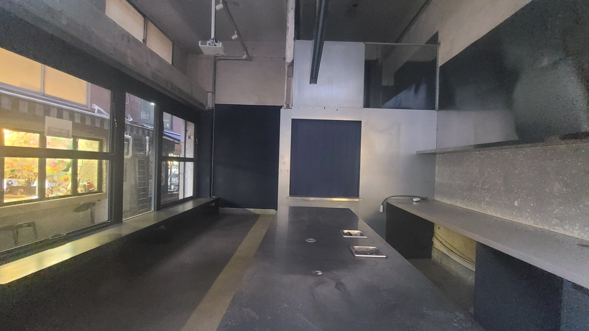 부산광역시 부산진구 전포동 상가 - 1