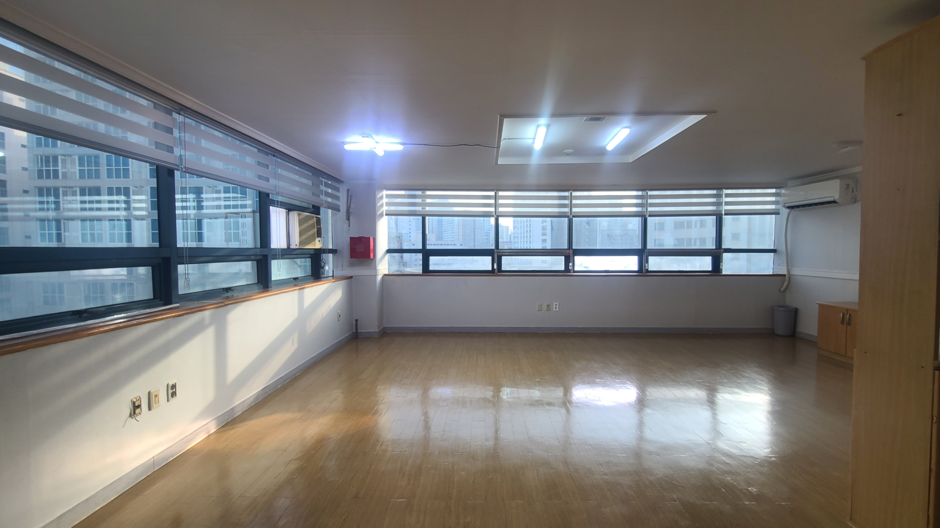 부산광역시 부산진구 전포동 사무실 - 1