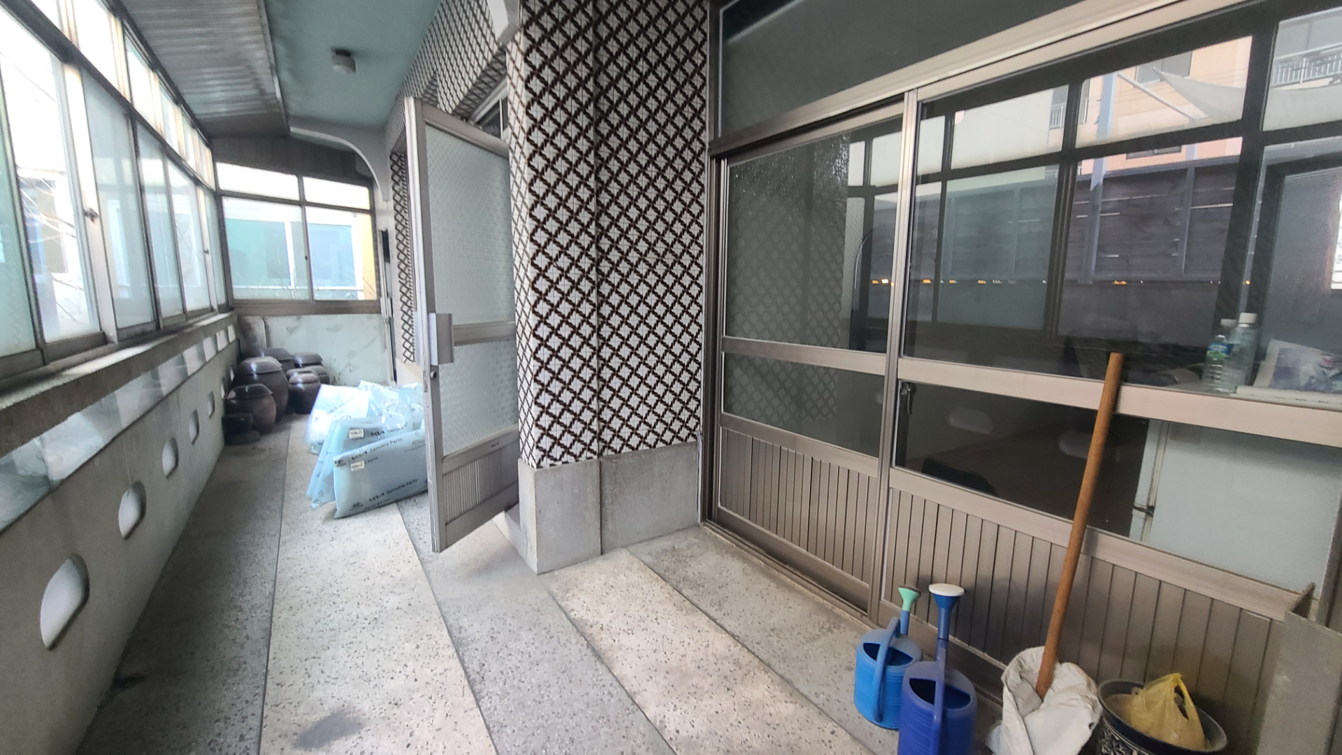 부산광역시 부산진구 전포동 상가 - 1