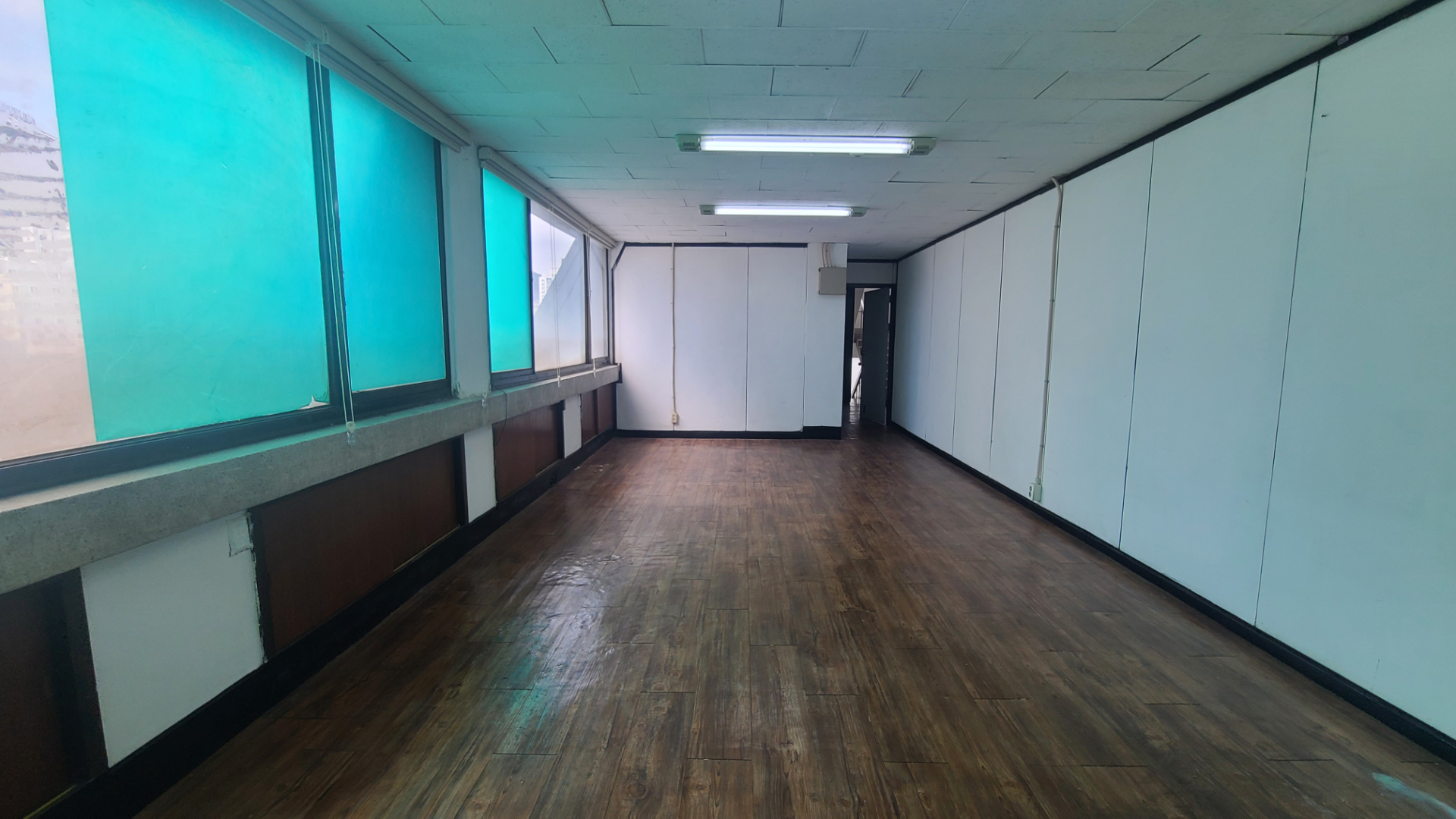 부산광역시 중구 중앙동4가 사무실 - 1