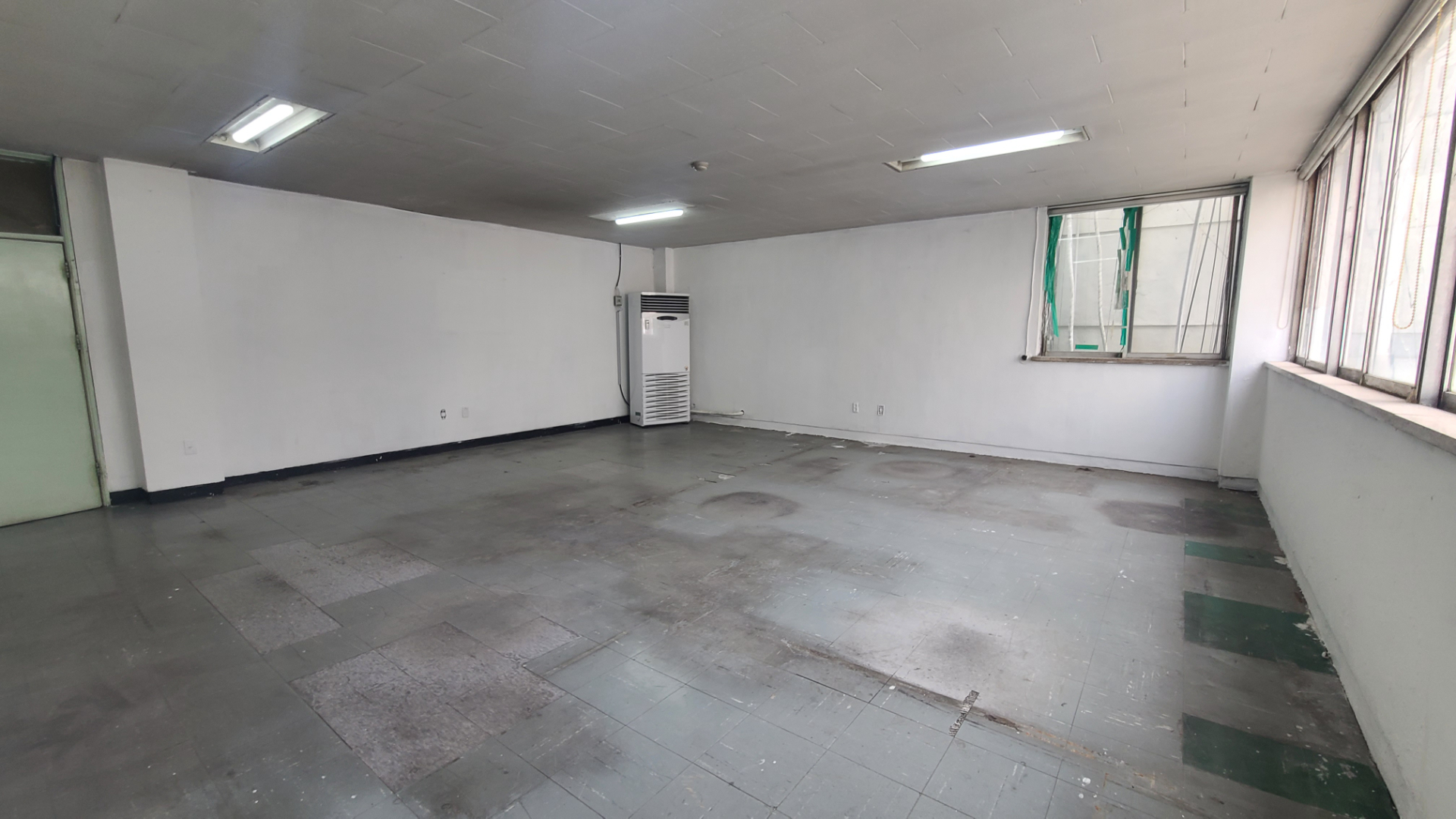 부산광역시 중구 중앙동4가 상가 썸네일 2