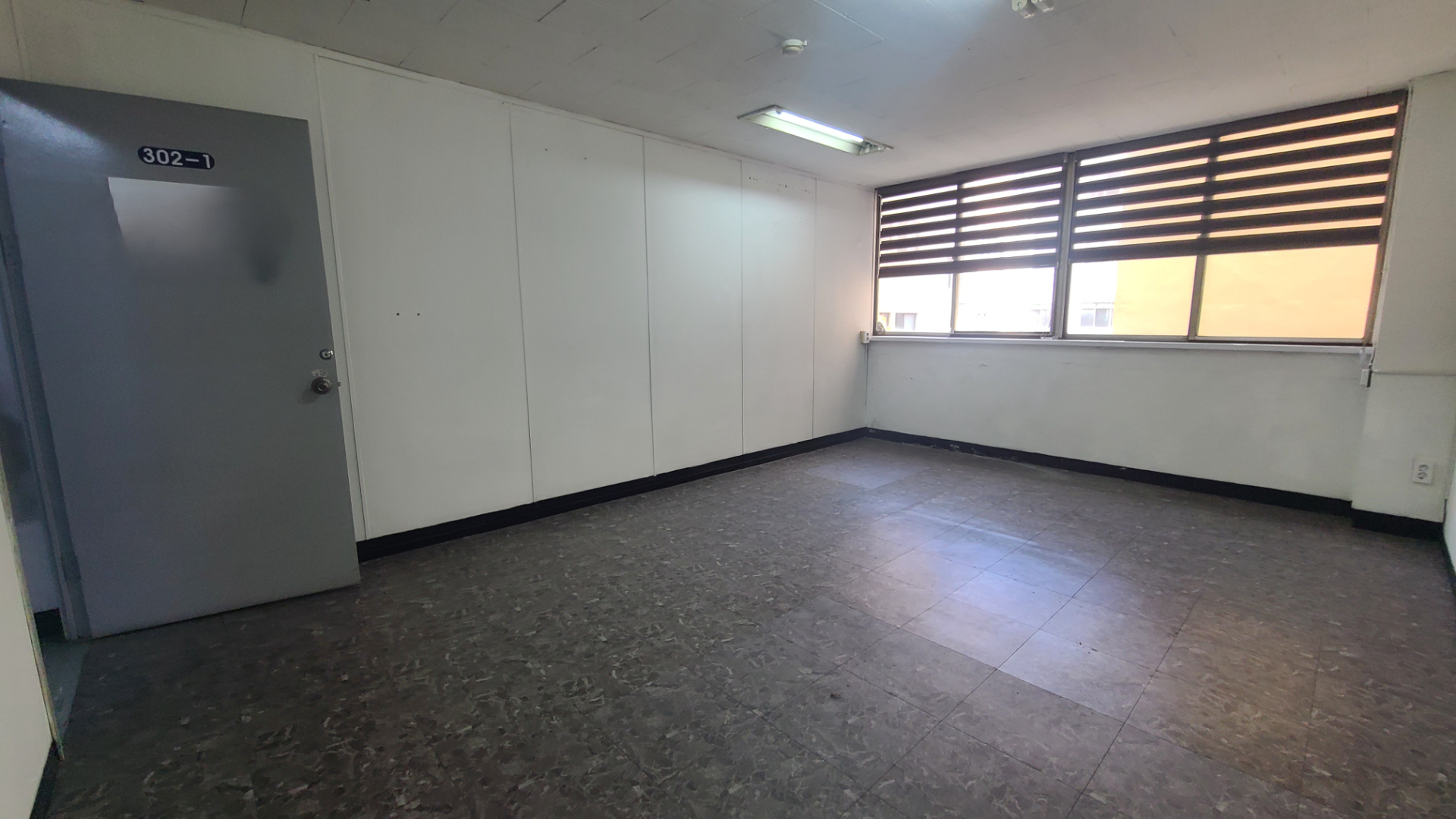 부산광역시 중구 중앙동4가 상가 썸네일 2