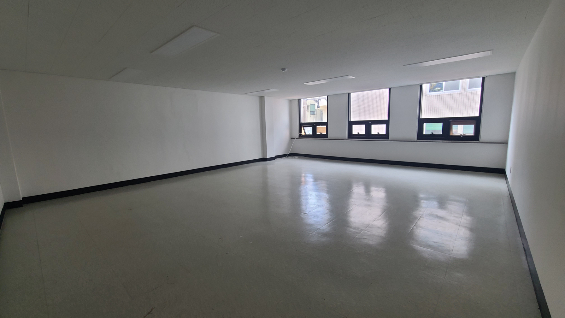 부산광역시 중구 중앙동4가 사무실 - 1