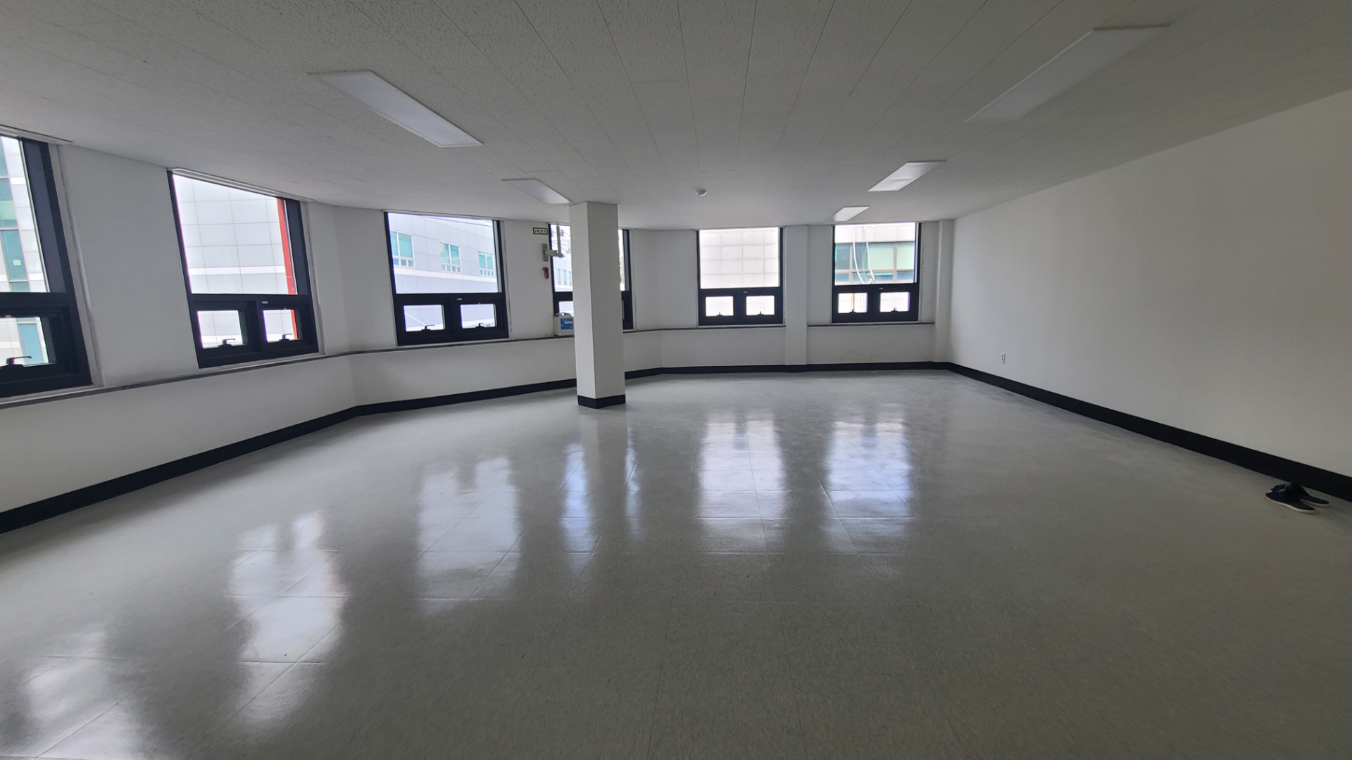 부산광역시 중구 중앙동4가 사무실 - 1