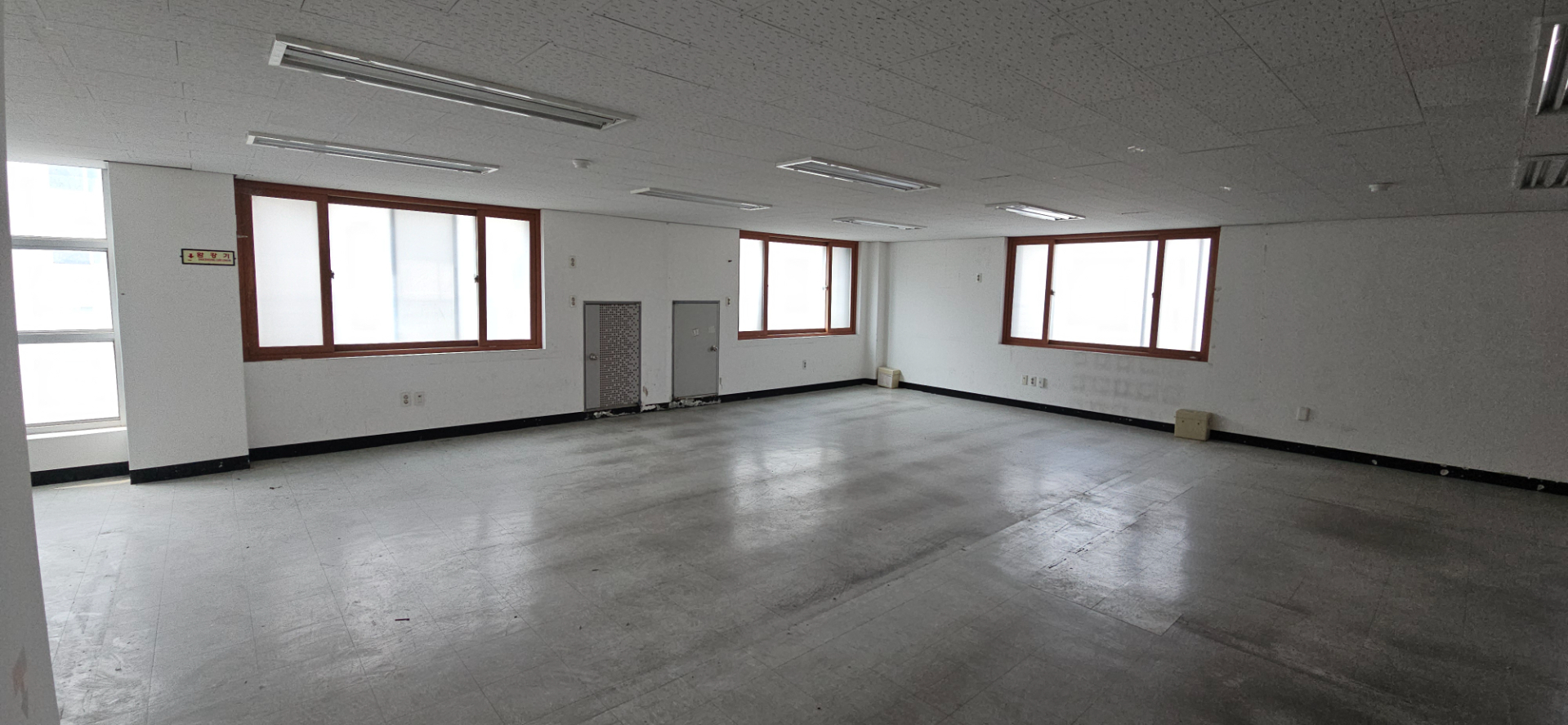 부산광역시 남구 대연동 사무실 썸네일 2