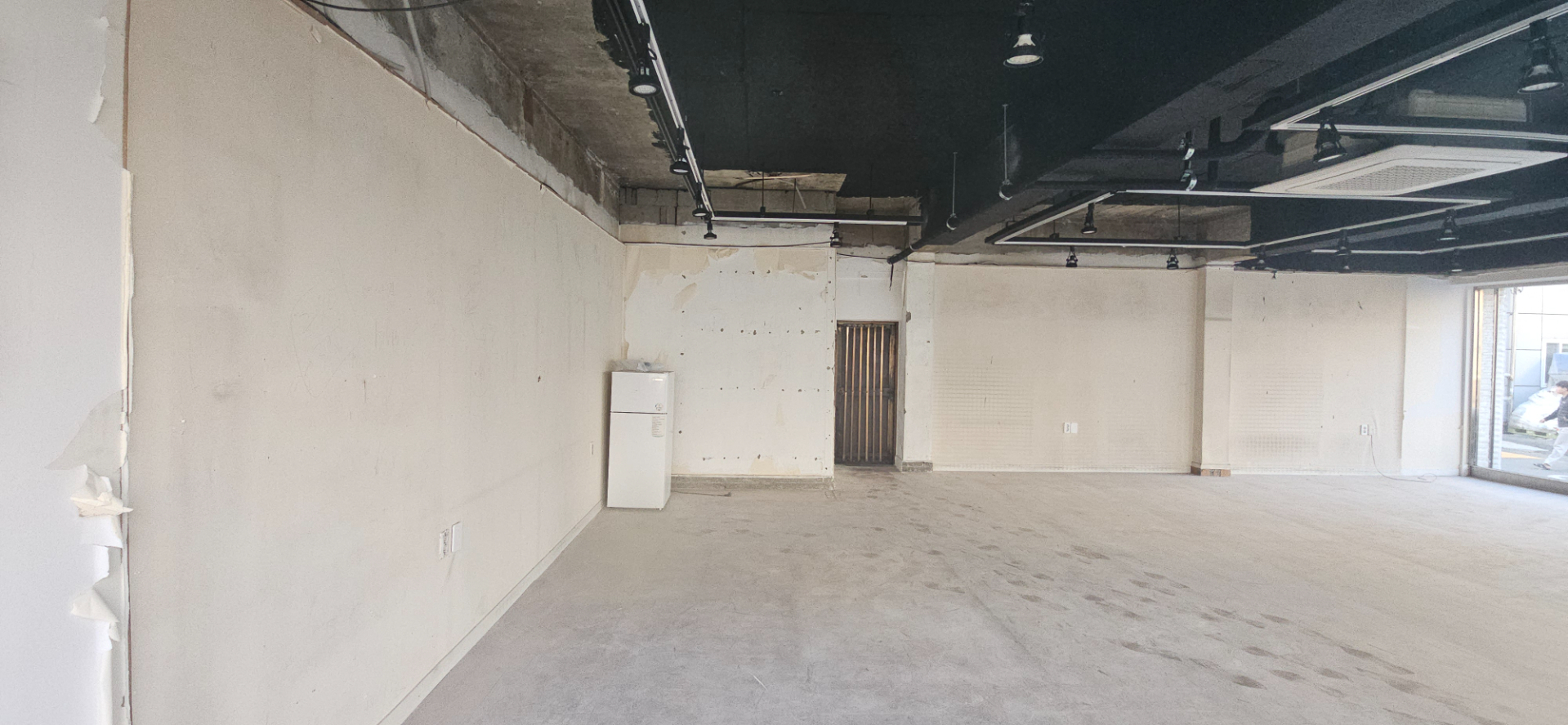 부산광역시 동래구 사직동 상가 - 1