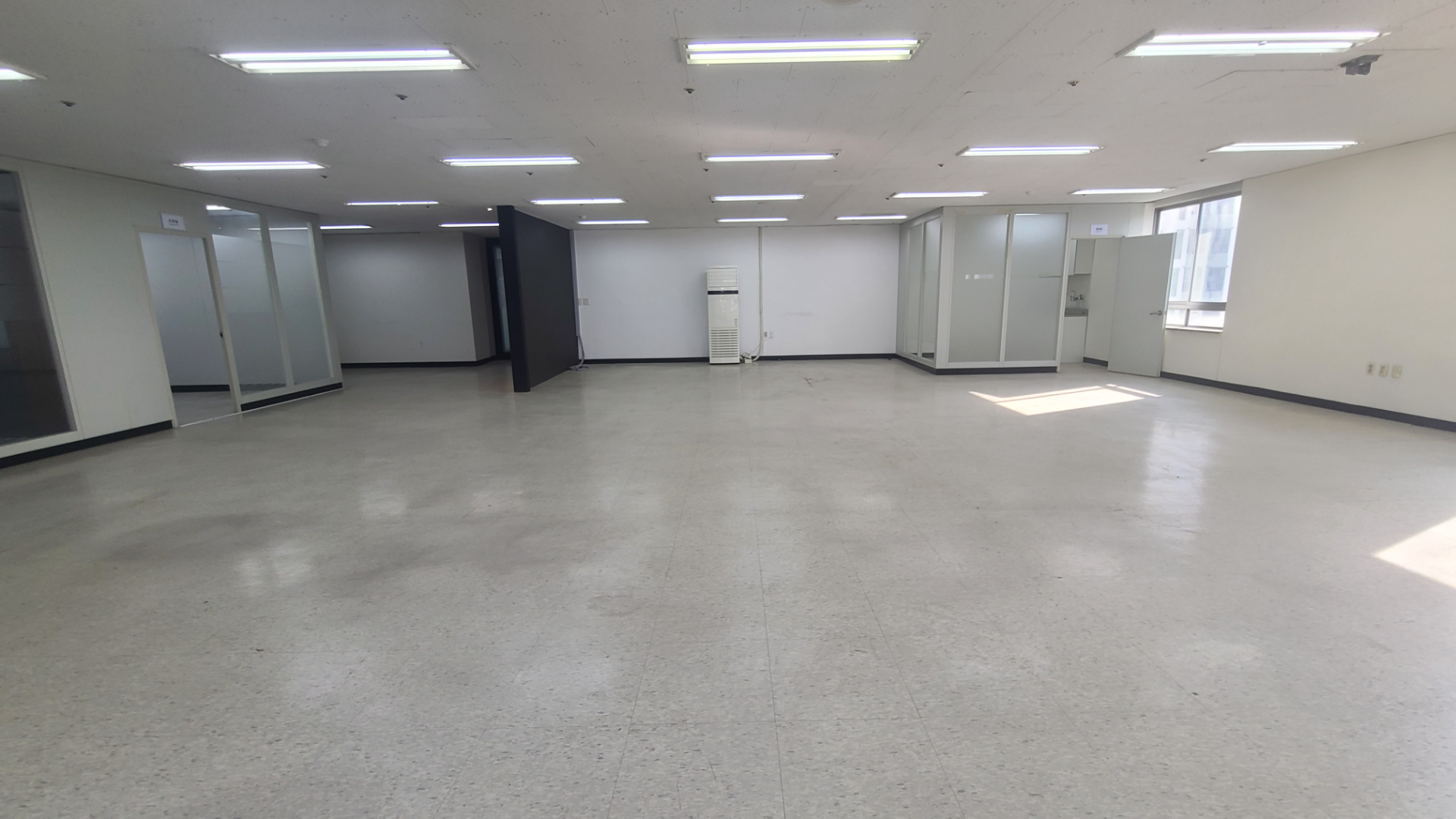 부산광역시 부산진구 부전동 사무실 - 1