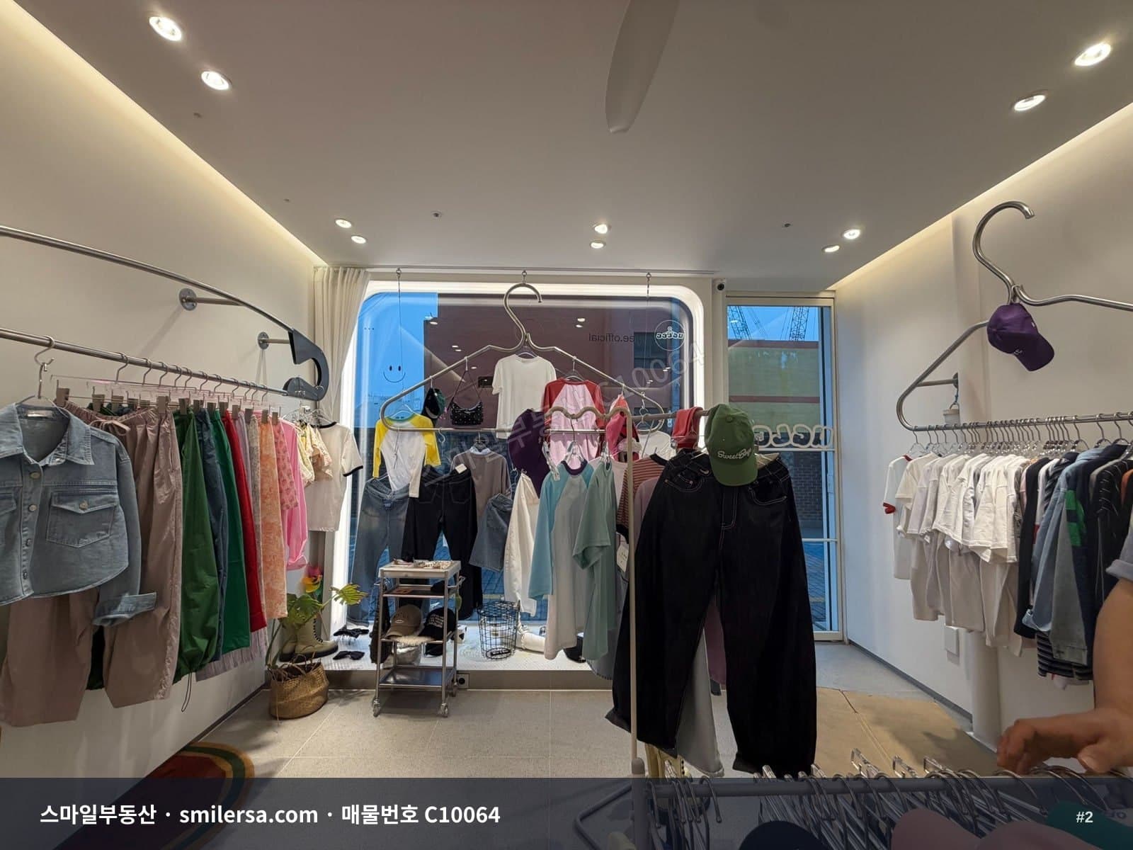 써밋 인근 예쁜 인테리어 1층 상가, 판매점 추천 자리 썸네일 2