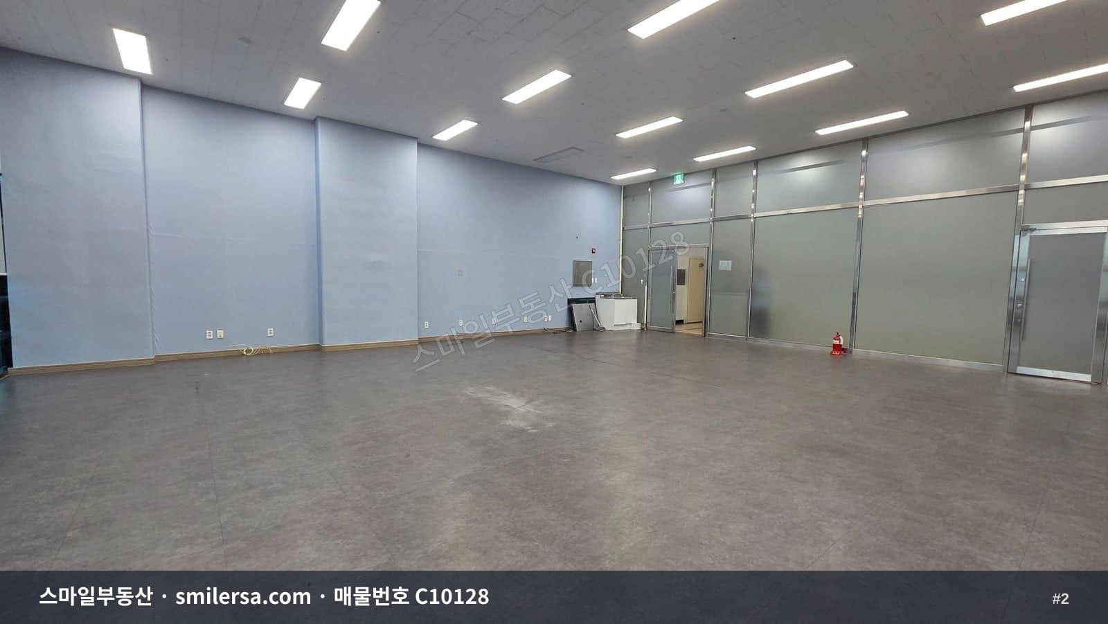 범내골역 인근 신축 사무실, 주차 편한 4층 상가 썸네일 2