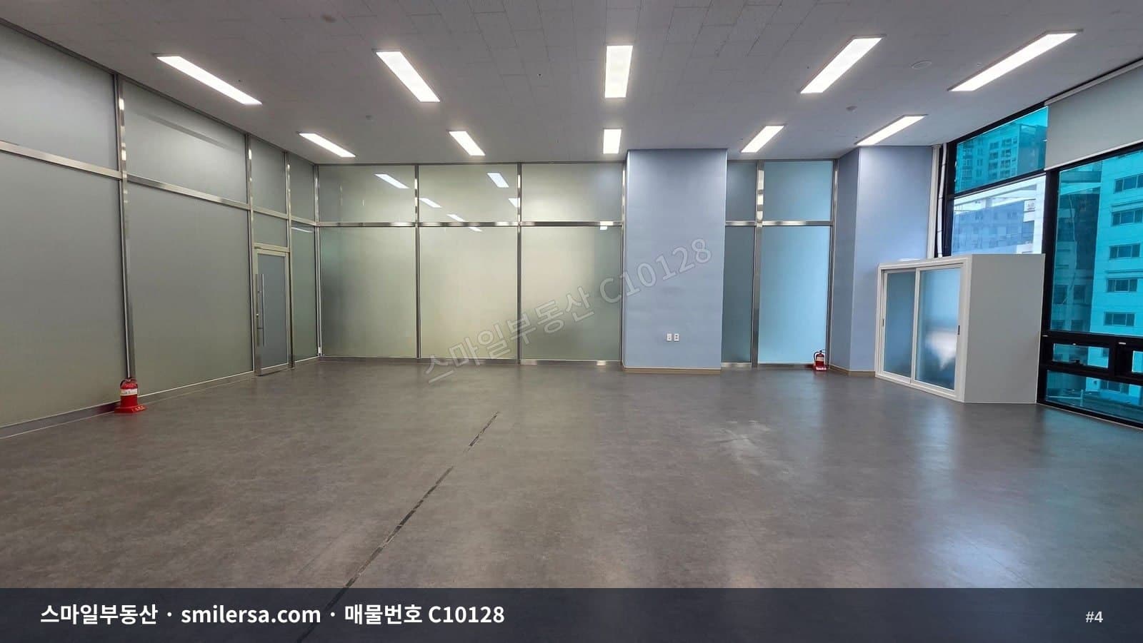 범내골역 인근 신축 사무실, 주차 편한 4층 상가 썸네일 4