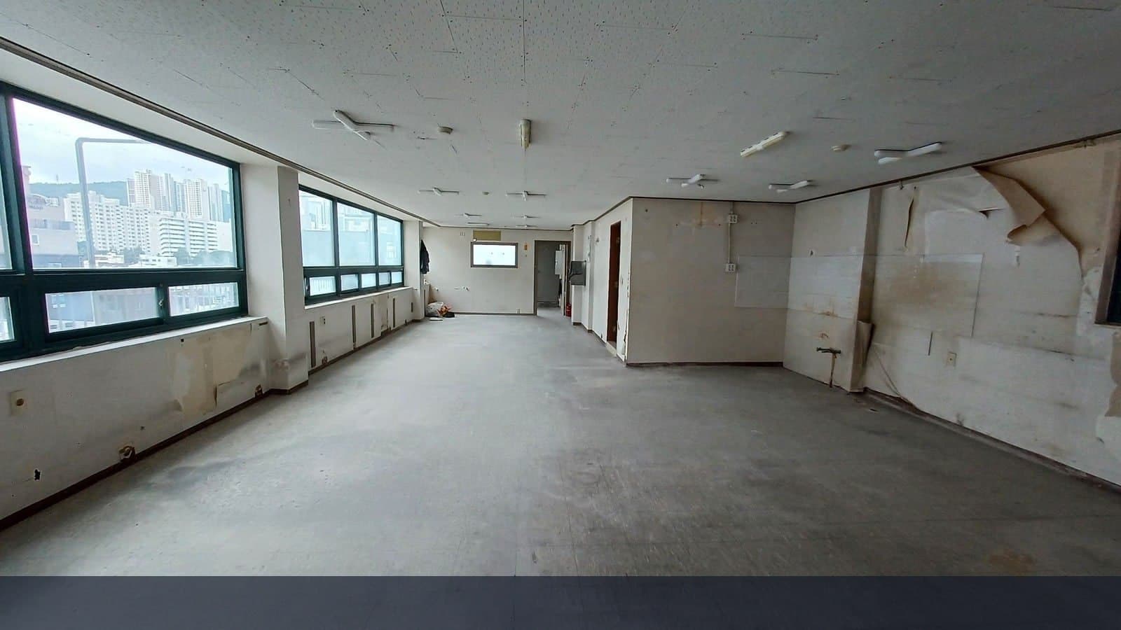 연산역 인근 중형 사무실, 즉시 입주 가능한 월세 매물 썸네일 4