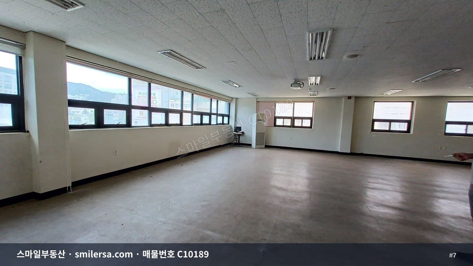 교대역 인근 깔끔한 대형사무실 썸네일 7