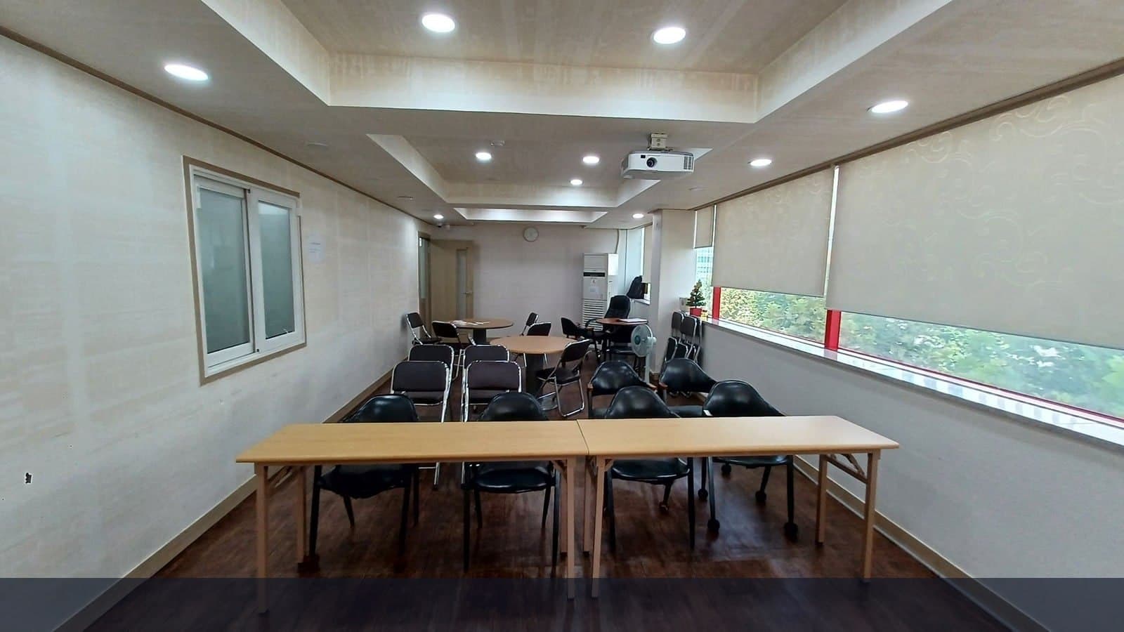 부산시청 부근 채광 좋은 가성비 사무실 썸네일 4