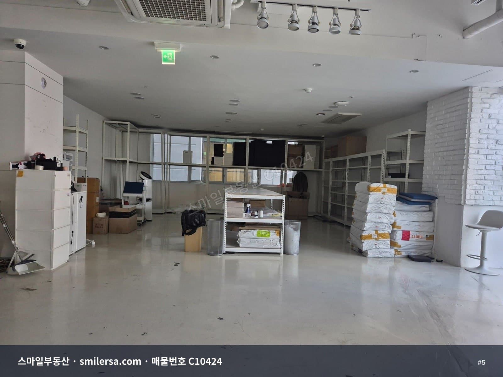서면역 인근 대로변 깔끔한 대형 사무실 썸네일 5