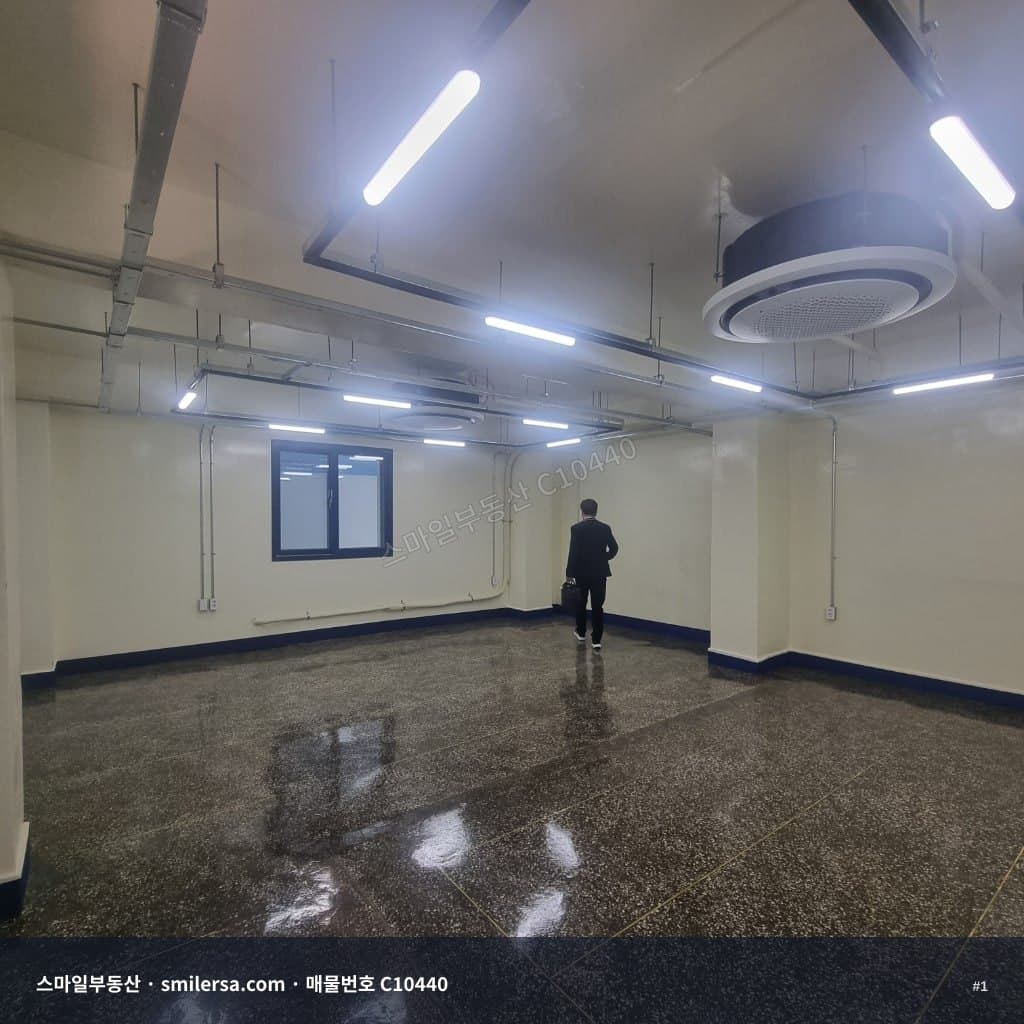 중앙4가 일동미라주 인근 사무실, 깔끔하게 정리된 2층 공간 - 1