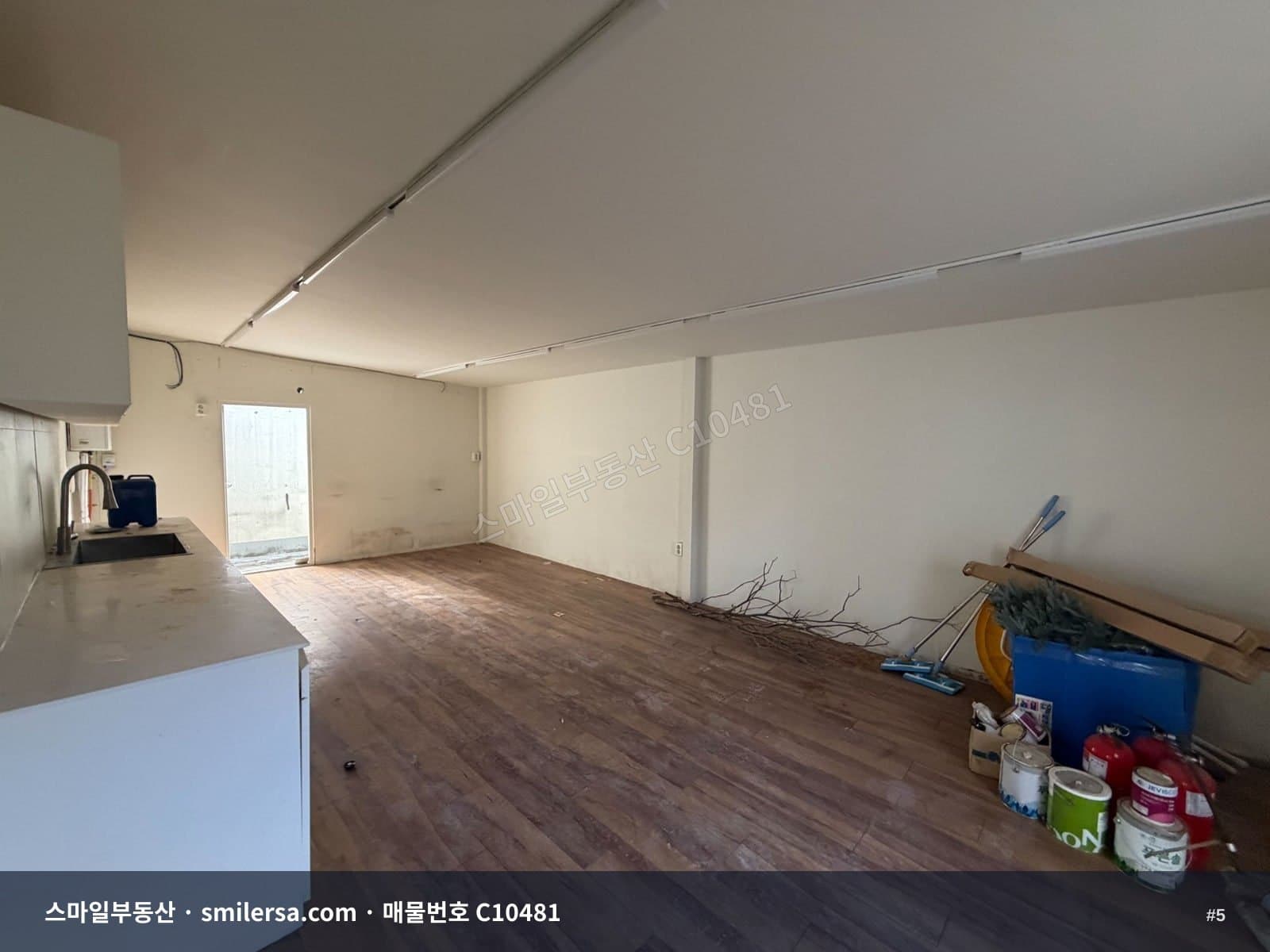 서면 학원가 메인 거리 46평 상가 사무실 임대, 테라스와 엘리베이터 보유 썸네일 5