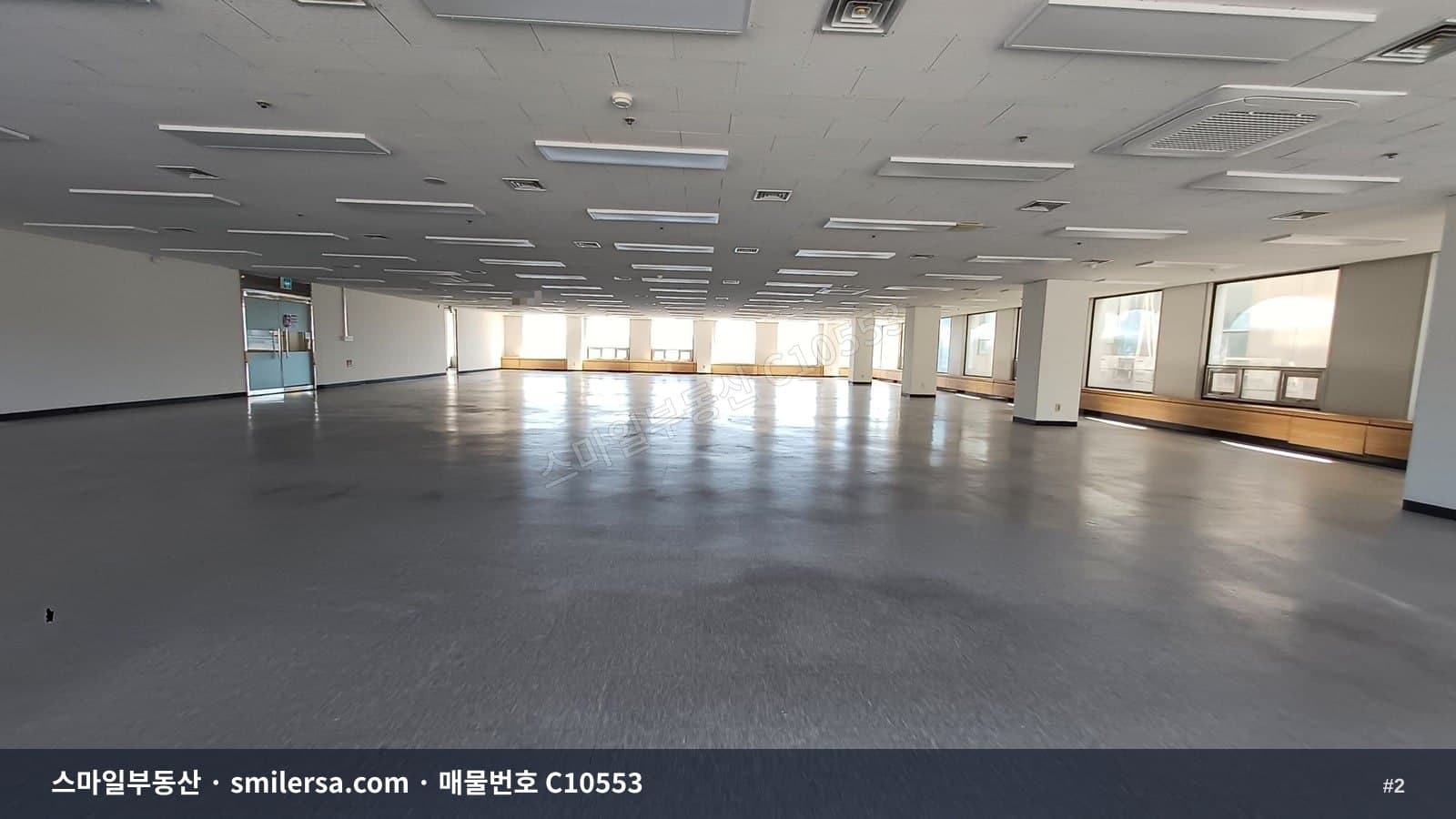 중앙동역 인근 대로변, 전망 좋고 관리 잘 된 대형 사무실 썸네일 2