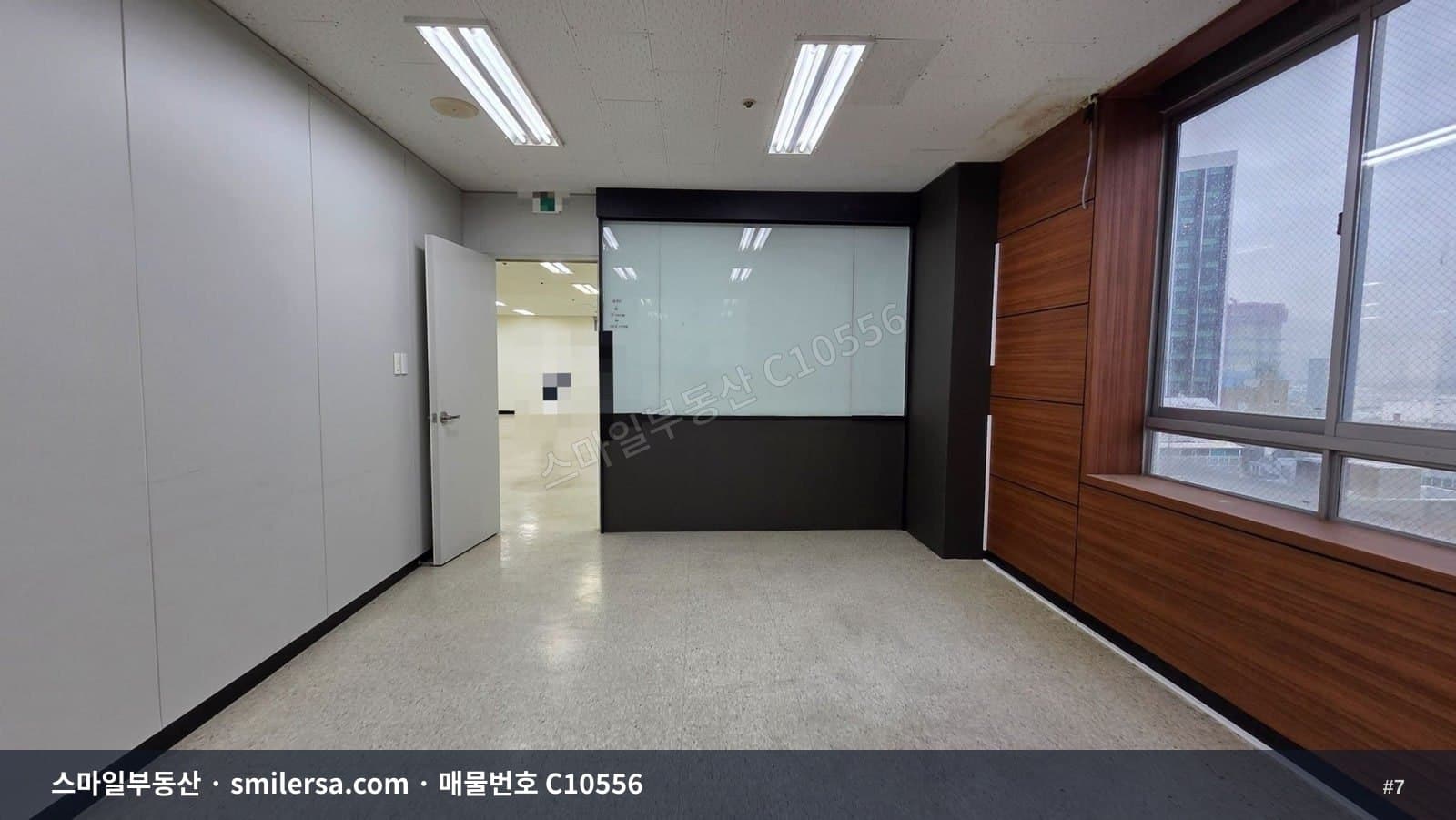 서면 로터리 인근 인테리어 잘된 사무실 임대 썸네일 7