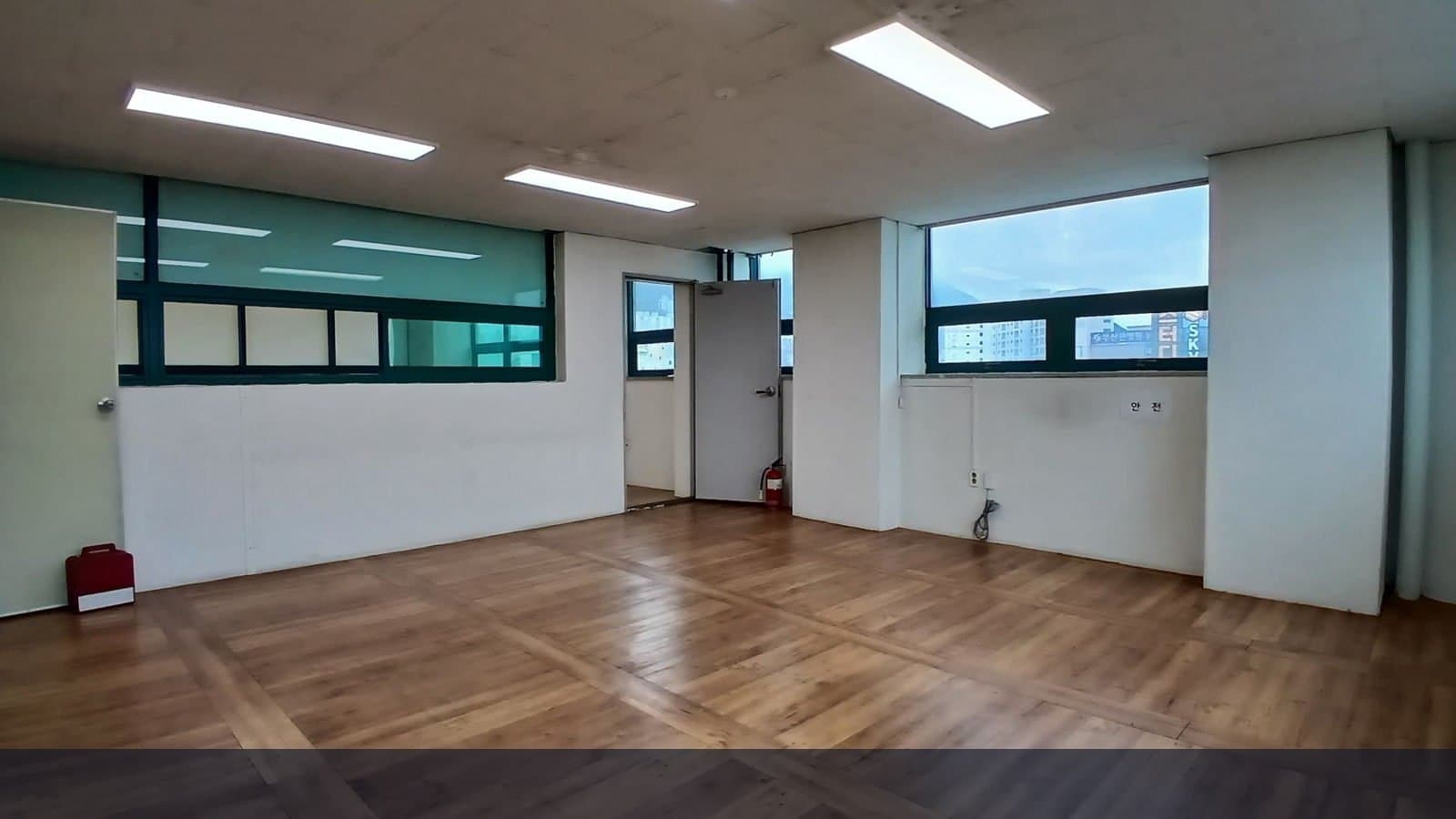 가야대로변 지하철역 인근 사무실 임대 썸네일 7