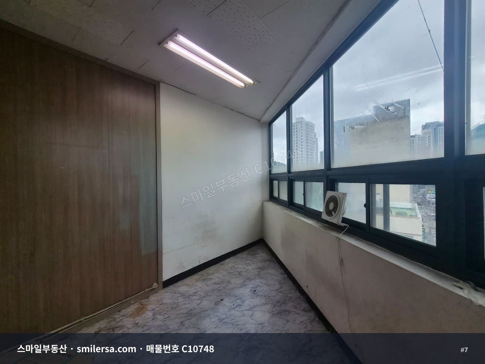 전포 카페거리 큰 대로변 깔끔한 사무실 썸네일 7