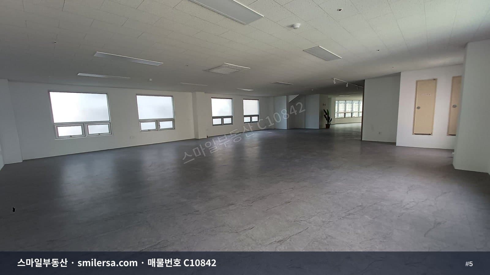 연산역 초역세권 사무실, 가시성 좋은 8층 월세 썸네일 5