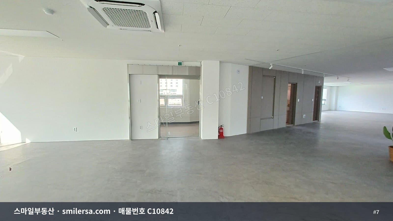 연산역 초역세권 사무실, 가시성 좋은 8층 월세 썸네일 7