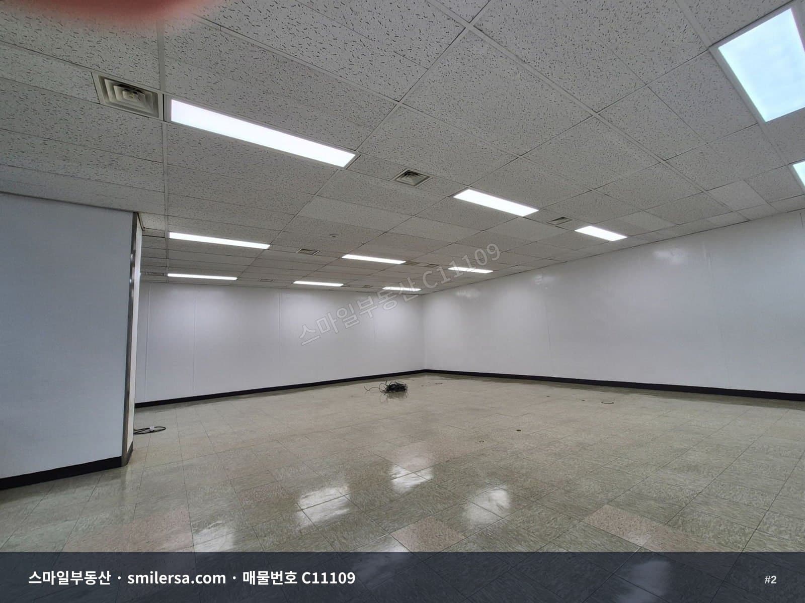부산역 초역세권 사무실, 깔끔하게 관리된 6층 임대 썸네일 2