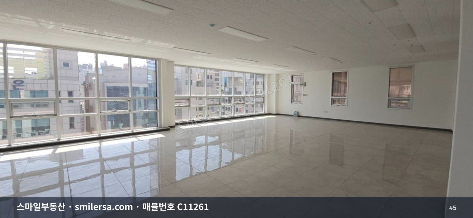 연제구 거제동 법조타운 인근 깨끗한 대형사무실 썸네일 5