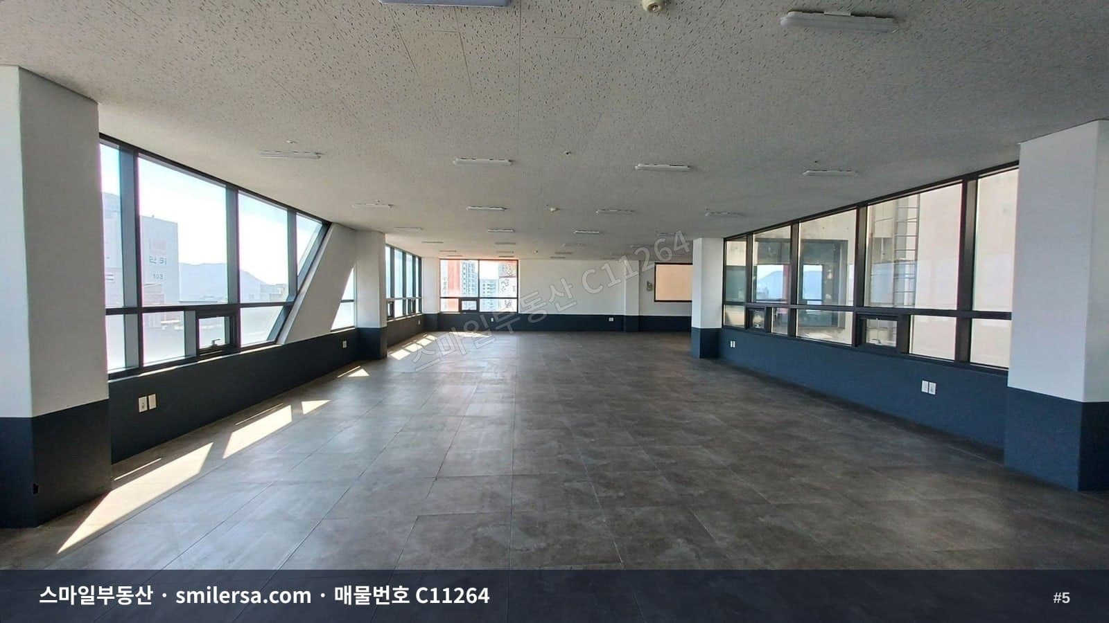 남산동 도로변 깔끔하고 전망 좋은 사무실 썸네일 5
