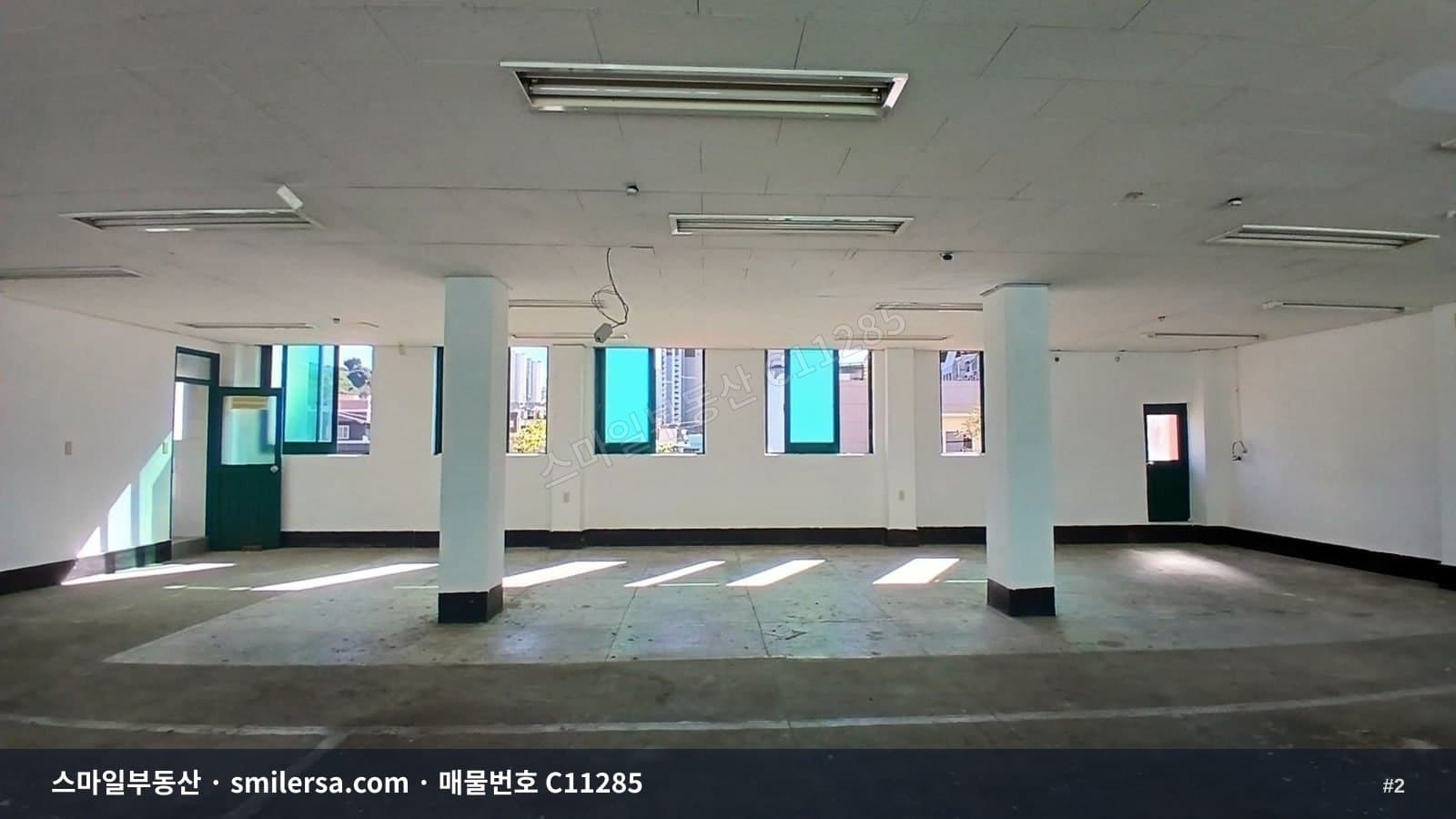 문현동 국제금융센터역 인근 깔끔한 사무실 상가 썸네일 2
