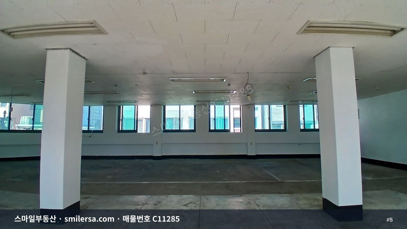 문현동 국제금융센터역 인근 깔끔한 사무실 상가 썸네일 5