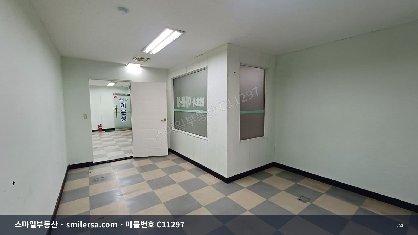 법원 인근 깔끔한 룸 구분된 중소형 사무실 썸네일 4