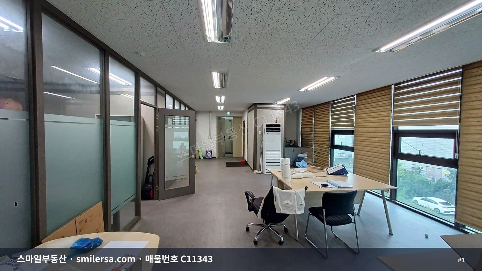 거제해맞이역 인근, 주차와 공간분리가 돋보이는 깔끔한 중형 사무실 - 1