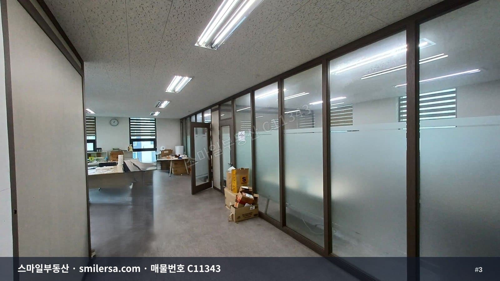 거제해맞이역 인근, 주차와 공간분리가 돋보이는 깔끔한 중형 사무실 썸네일 3