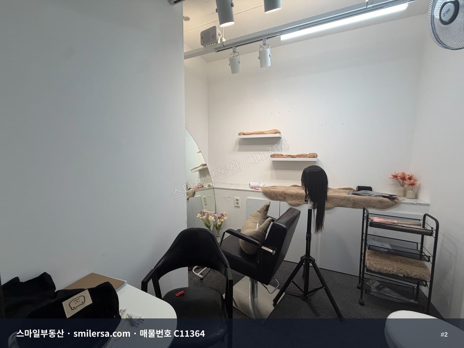 이재모 인근 가시성 좋은 전포동 코너 3층 상가 임대 썸네일 2