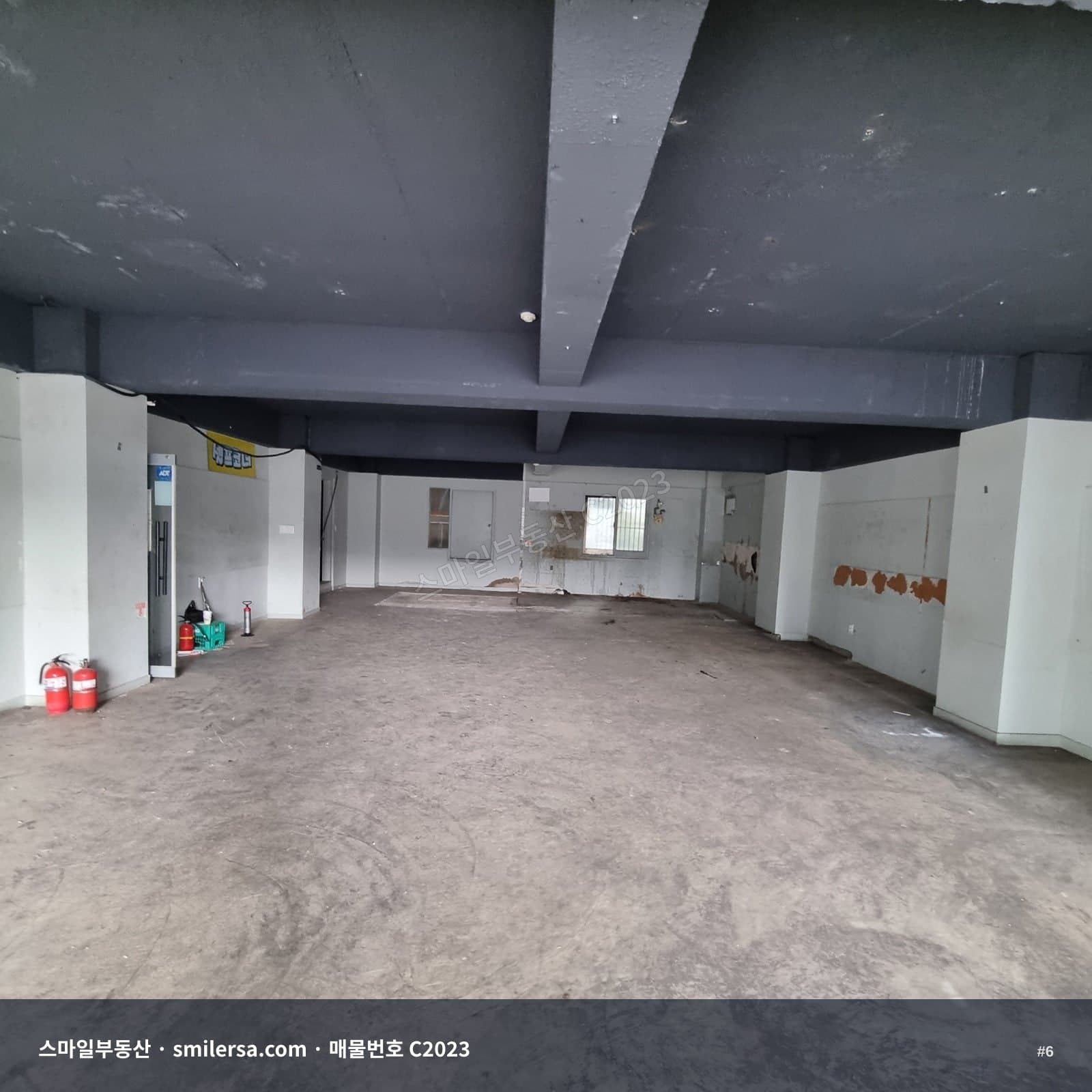 경성대 인근 상가 2층 44평, 도로변 입지 월세 매물 썸네일 6
