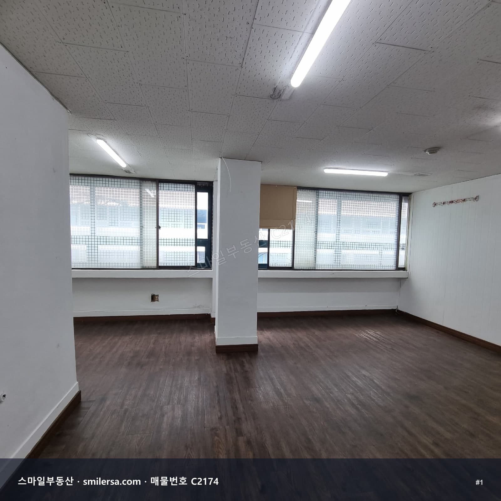 부산광역시 중구 중앙동4가 사무실 내부 사진 C2174
