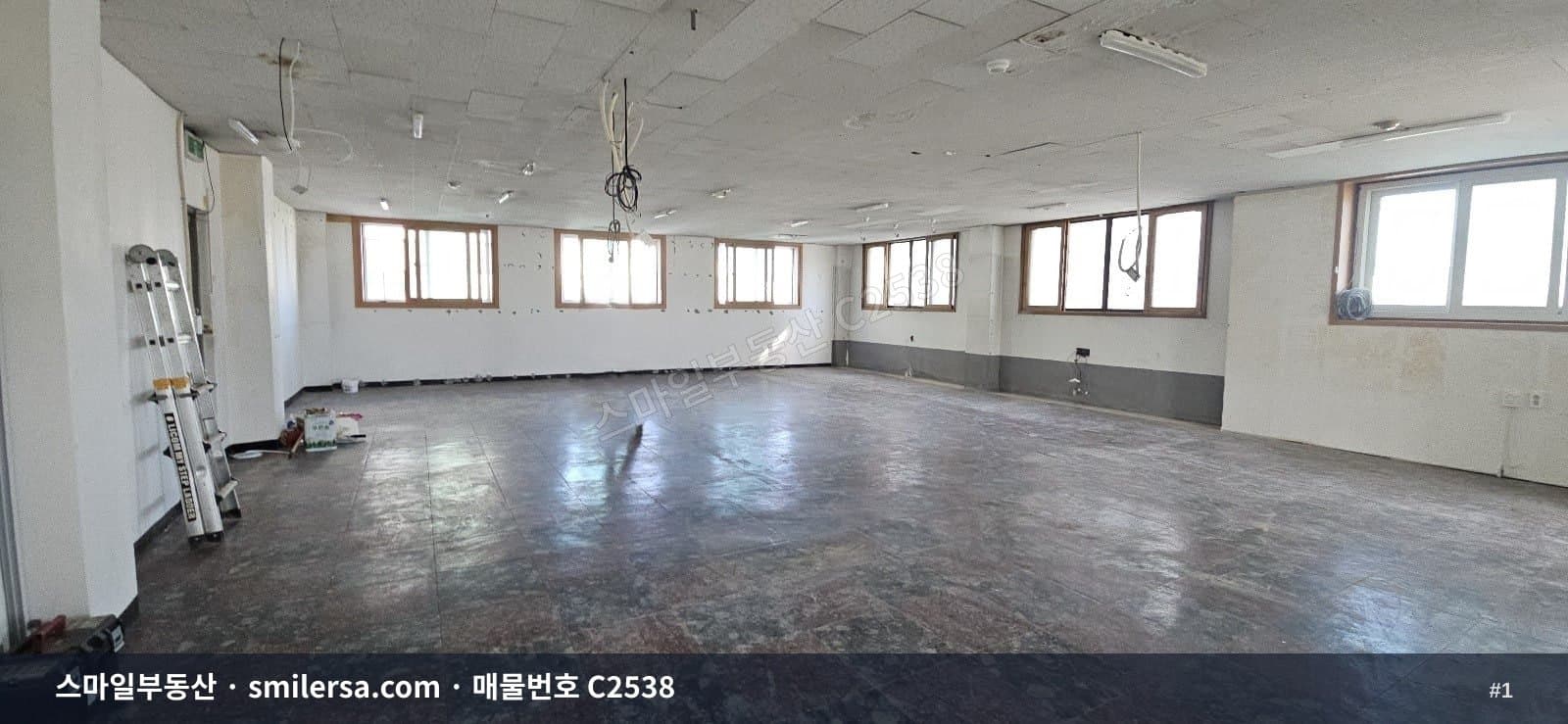 부산광역시 동래구 사직동 사무실 내부 사진 C2538